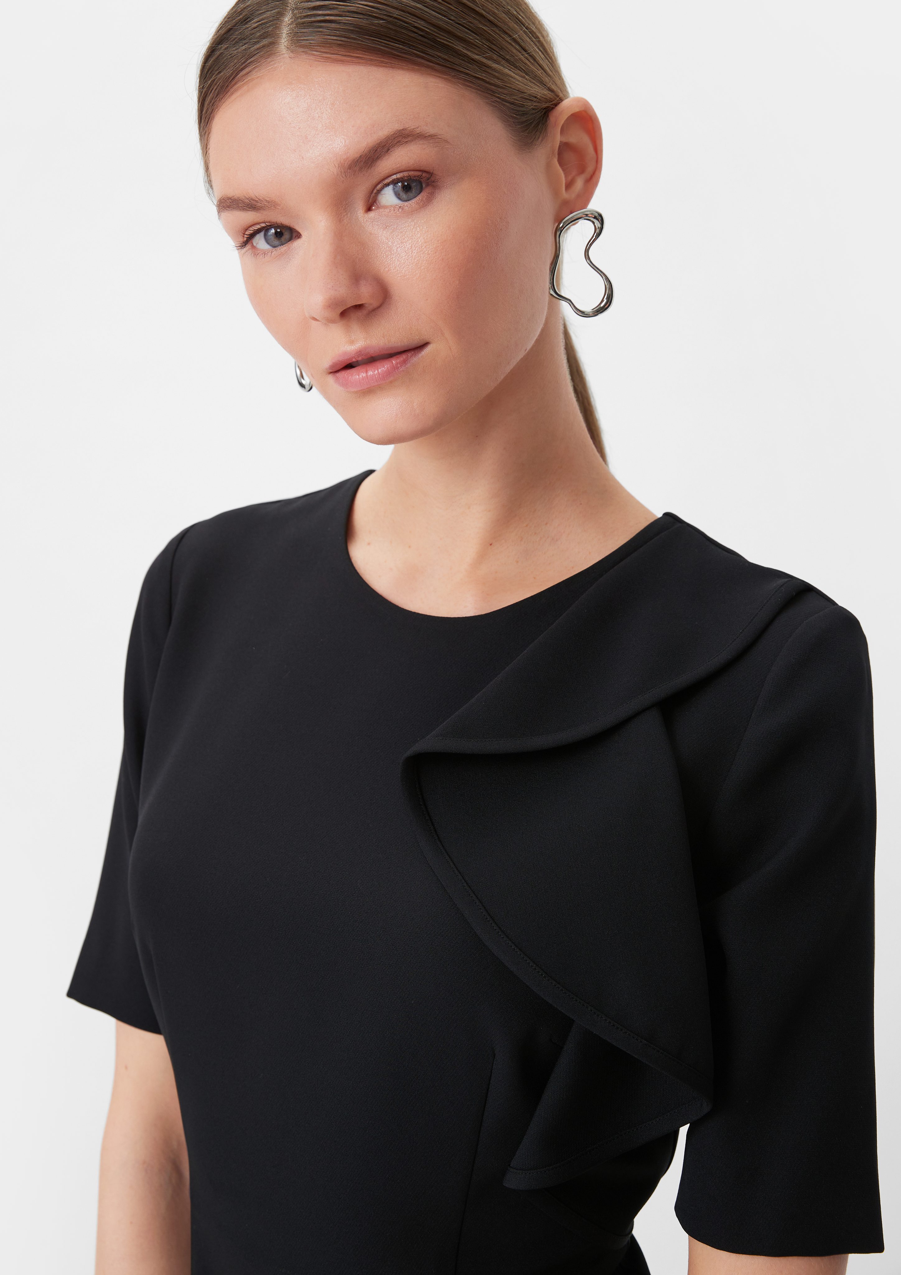 Minikleid Volant-Detail Comma mit schwarz Applikation Kleid