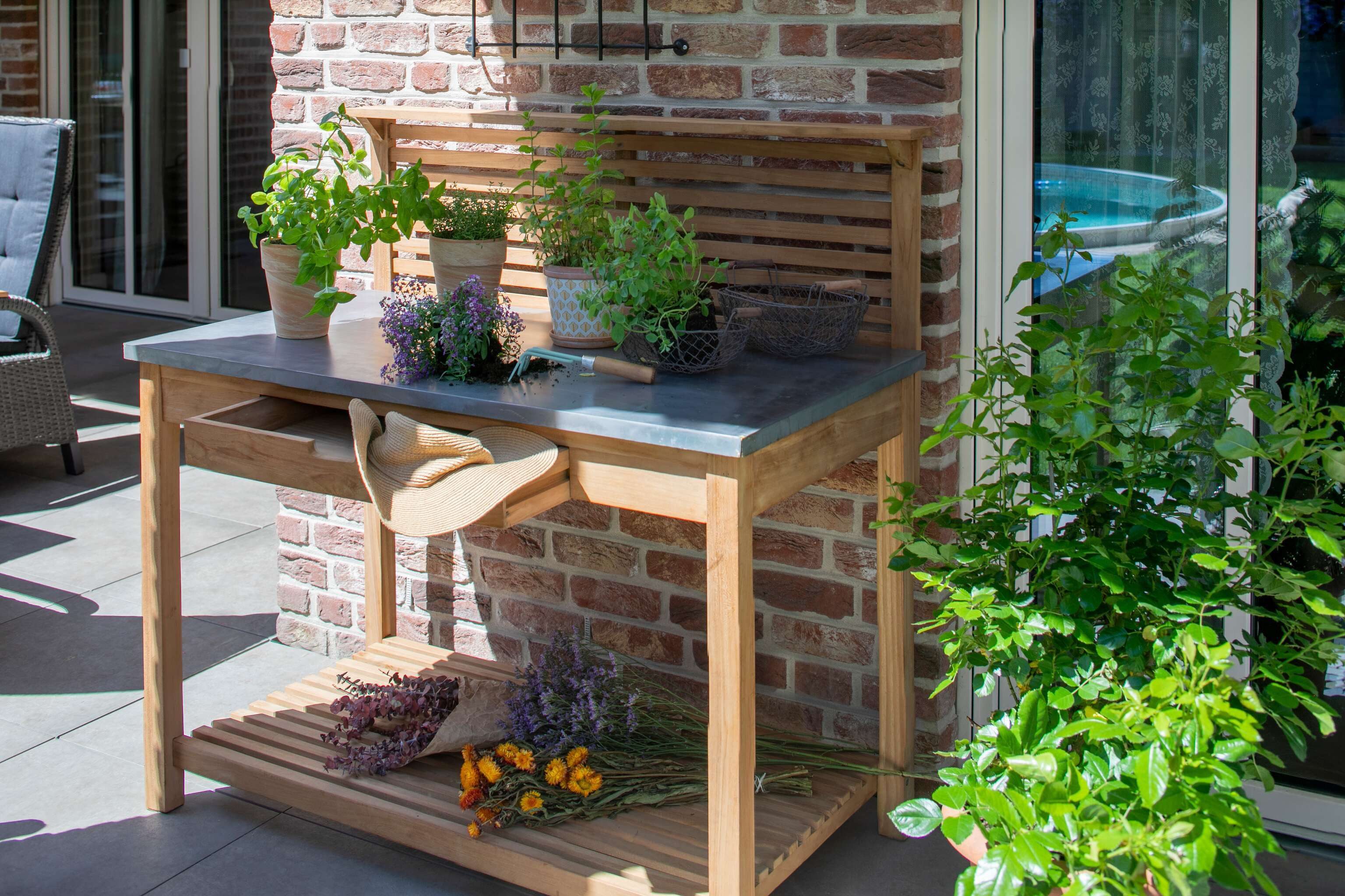 MR.DEKO Pflanztisch Hampton Teak 115 cm Gärtnertisch mit Schublade Garten Arbeitstisch (1-St)