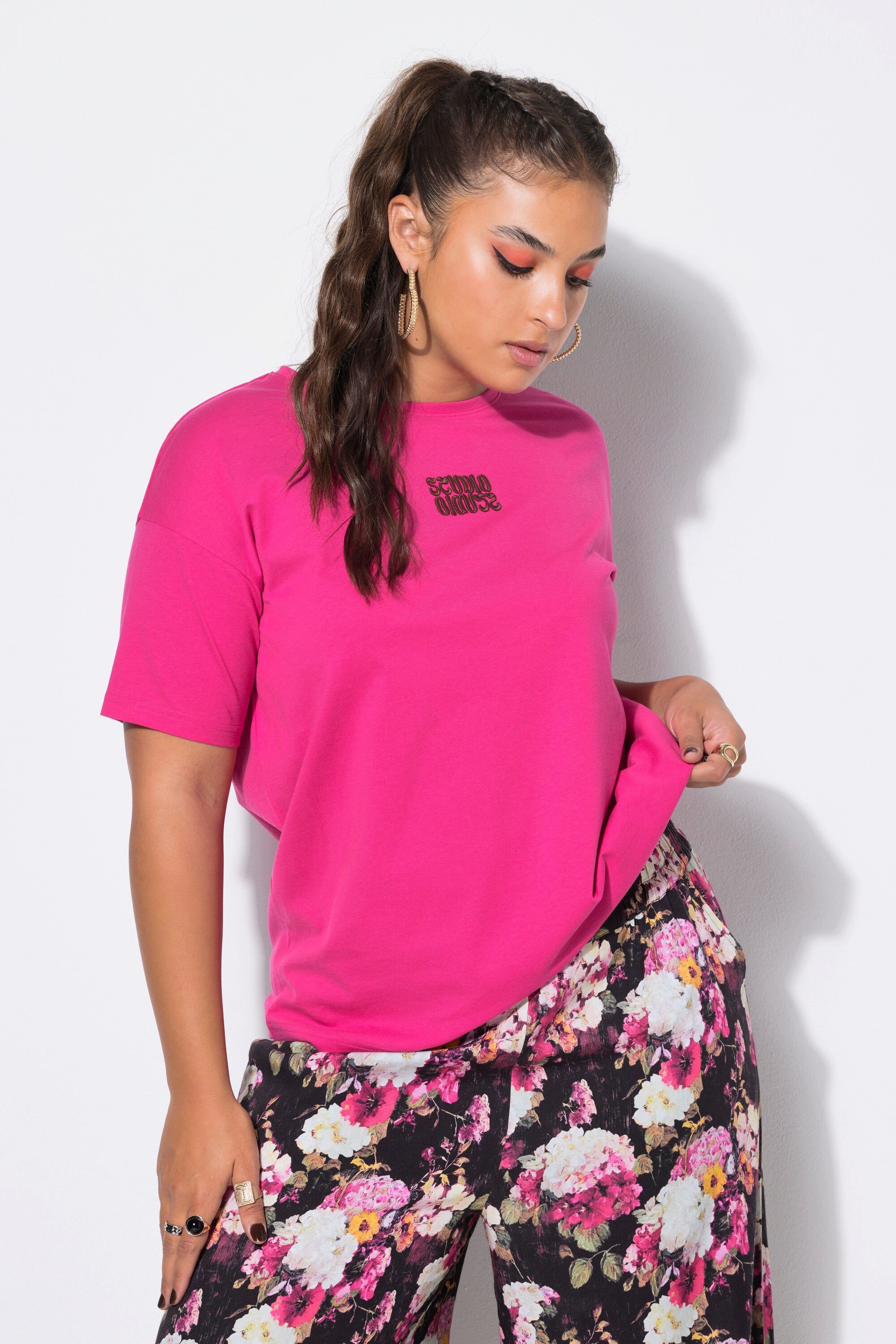 Studio Untold T-Shirt T-Shirt Oversize Shape Stickerei – Bild 4 von 4