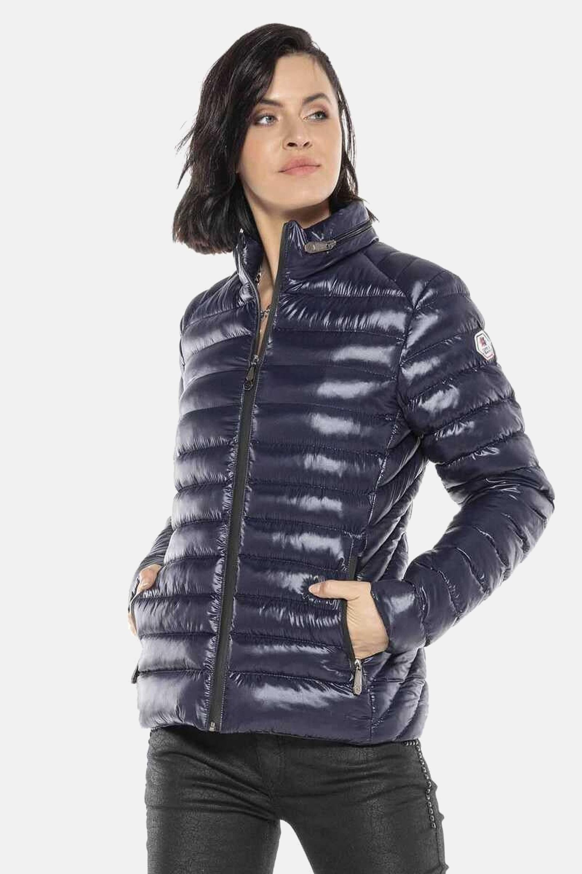 Cipo & Baxx Winterjacke Steppjacke in tollem Design mit Markenpatch, WM113