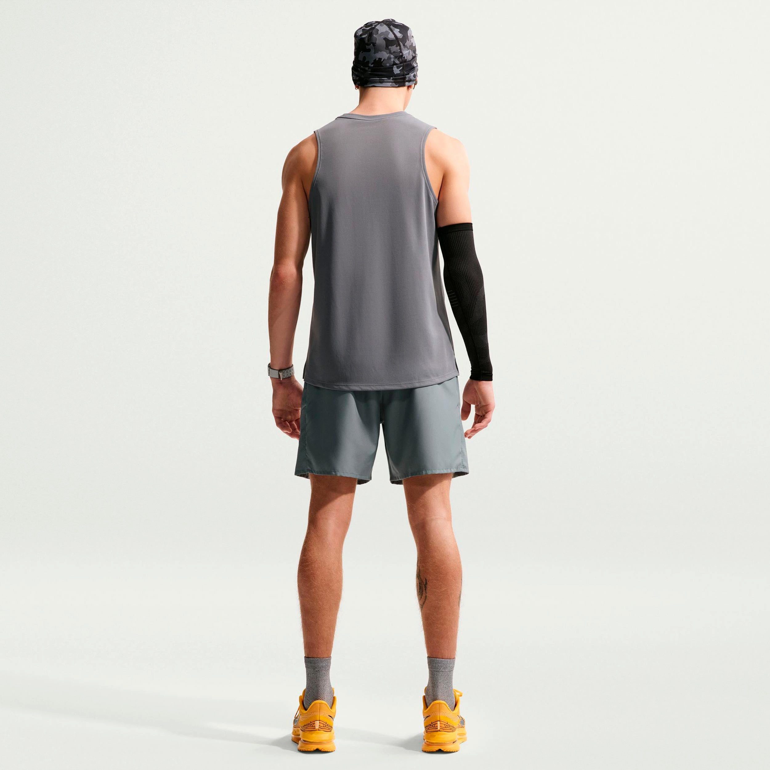 Nike Laufshorts Miler 7in
