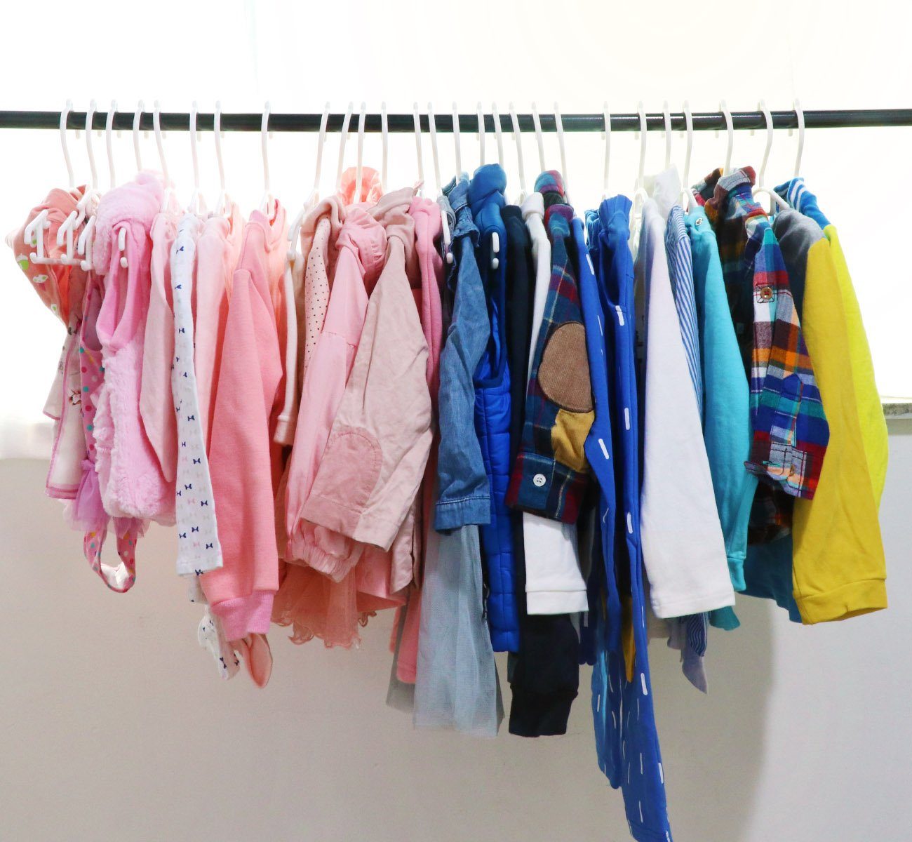 Homewit Kleiderbügel 60 Lanyards, 5 Kleidung für mit 60-tlg), Weiß Babykleiderbügel Kinderkleiderbügel Kleiderschrank (Set, Schrank Stück Kinder Aufbewahrung