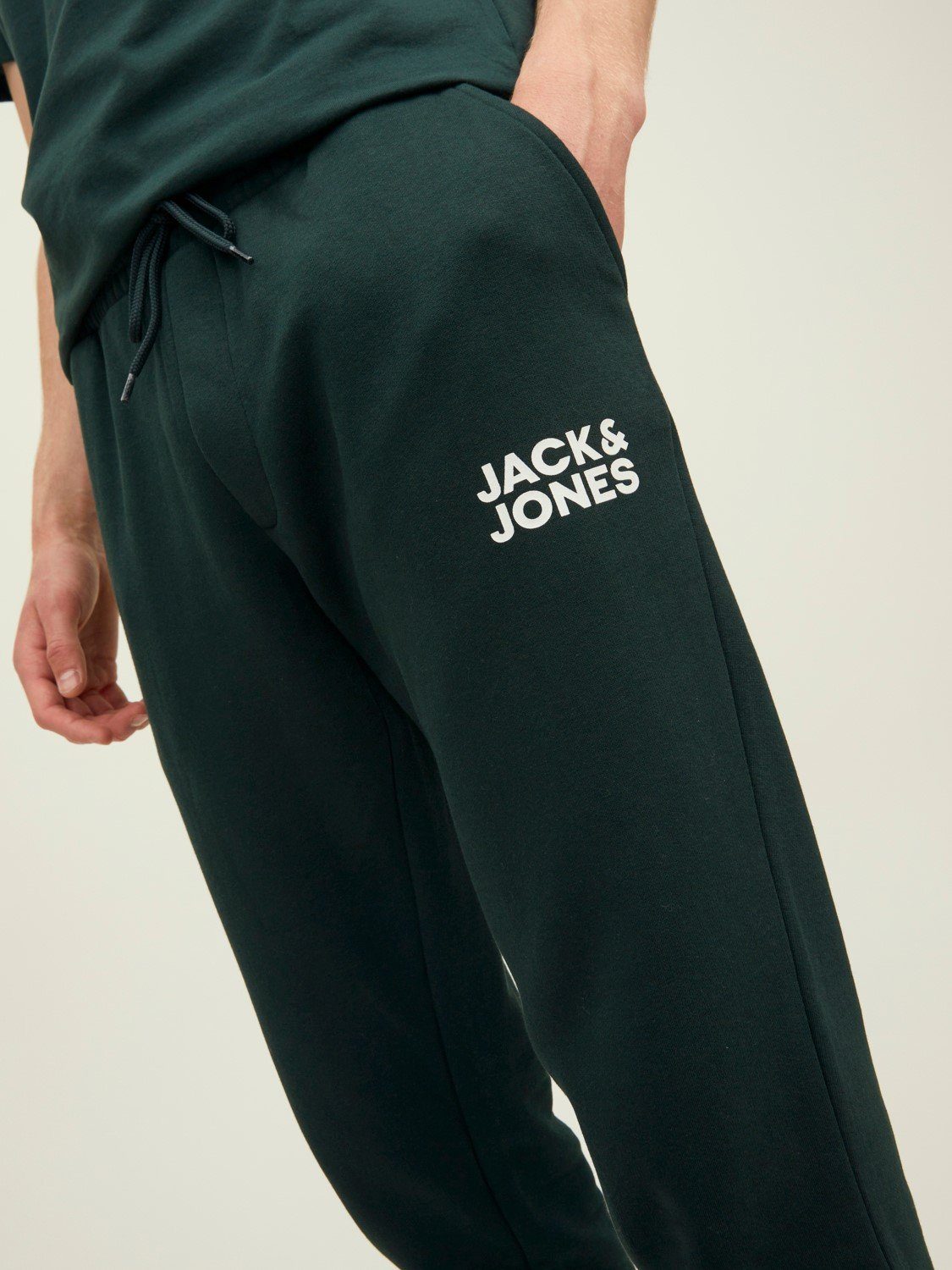 Jack & Jones Jogginghose Jogginghose Dunkelgrün Trainingshose in Sweat 3729 Bequeme JPSTGORDON Pants