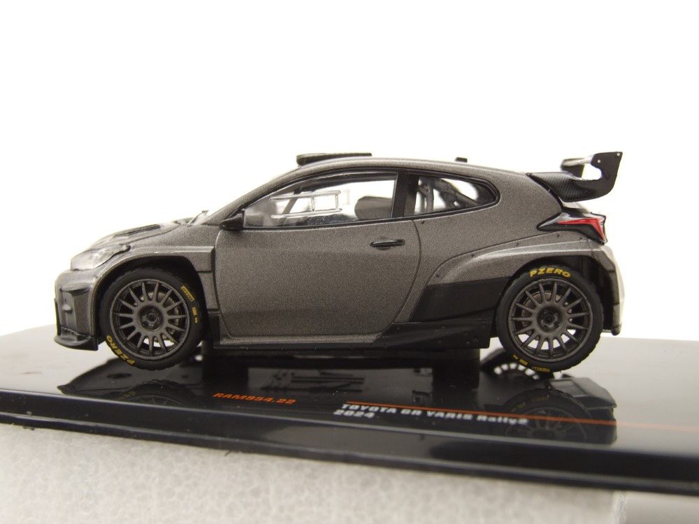 ixo Models Modellauto Toyota GR Yaris Rally2 2024 matt grau metallic, Maßstab 1:43