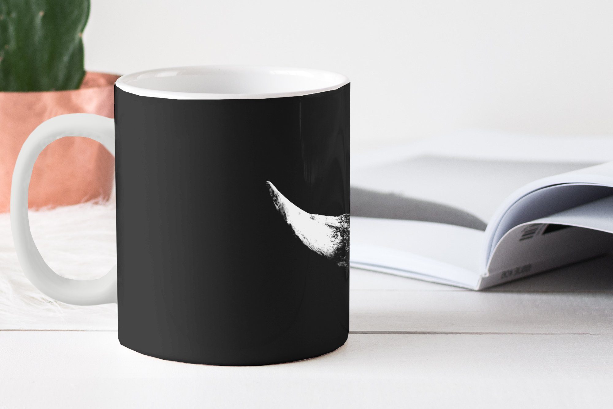 Kaffeetassen, Teetasse, Hintergrund, Tasse Rhinozeros MuchoWow Teetasse, auf schwarzem Geschenk Becher, Keramik,