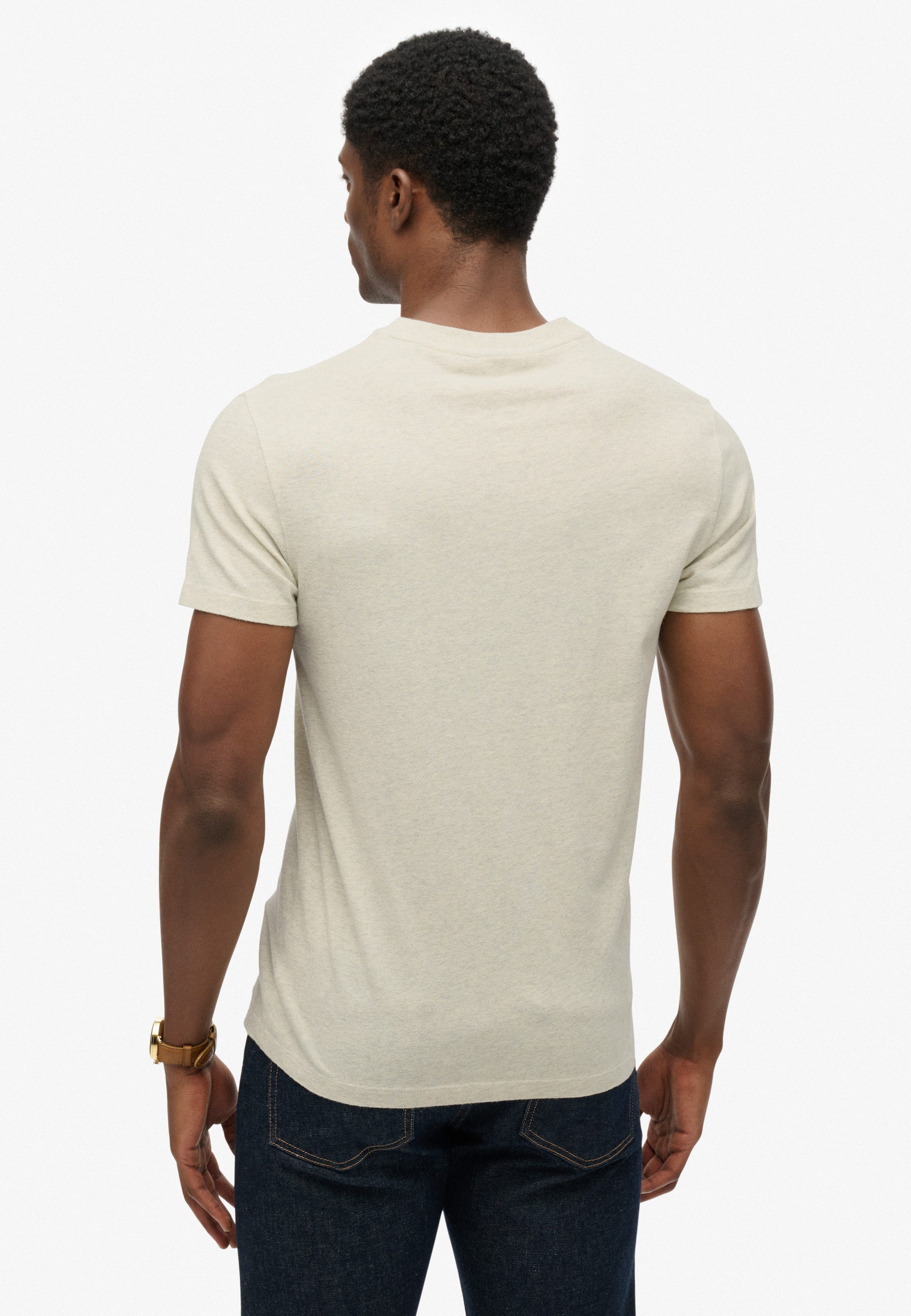 Superdry Rundhalsshirt ESSENTIAL LOGO EMB TEE aus Baumwolle und Single Jersey, Slim Fit, Kurzarm, hüftlang