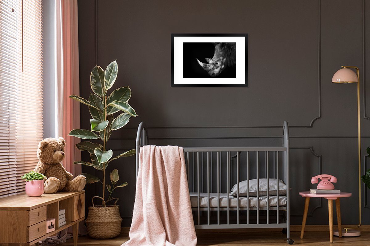 Rhinozeros Gerahmtes Hintergrund, auf Poster, Rahmen, schwarzem Poster St), Bilderrahmen mit Schwarzem MuchoWow Kunstdruck, (1