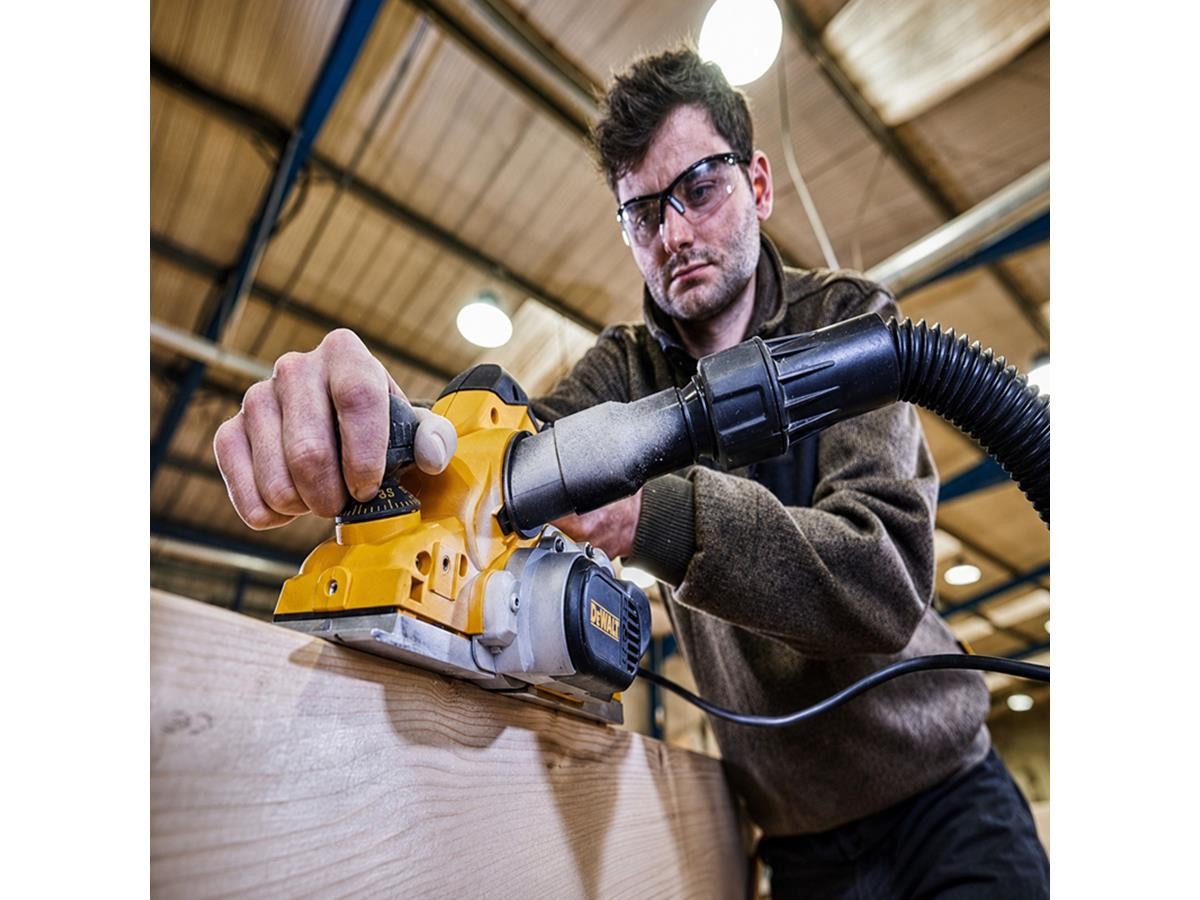 DeWalt Elektrohobel 4mm 1050 Watt im Koffer, 1050 in W, Hobelbreite: 82 in mm, (Set), Hobelsohlenlänge: 320 mm, Messerwellendurchmesser: 64 mm