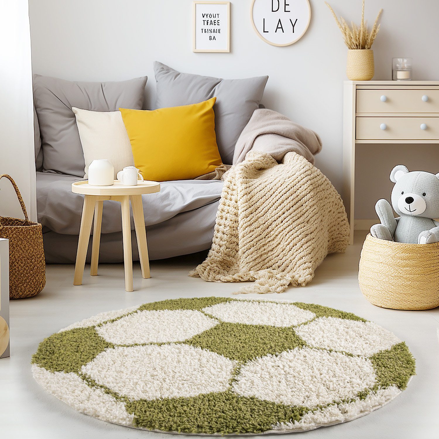 KADIMA DESIGN Kinderteppich MATREI Shaggy Langflor Spielteppich Kinderzimmer Bunt Waschbar, Rund, Höhe: 32 mm, Grün, 100x100 cm, Strapazierfähig Fußball Waschbar