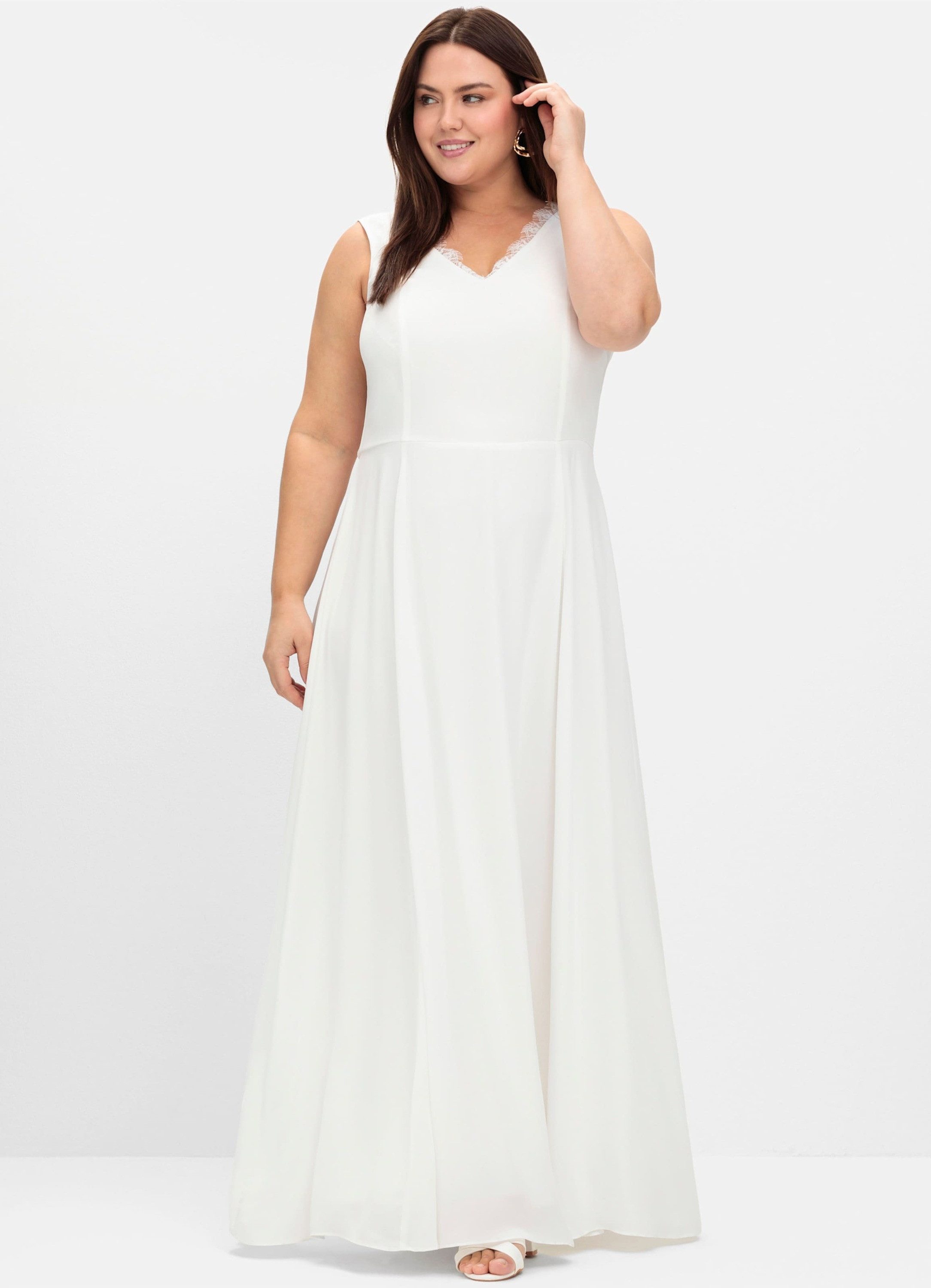 Sheego Etuikleid Abendkleid Ärmellos mit floraler Spitze und Chiffon