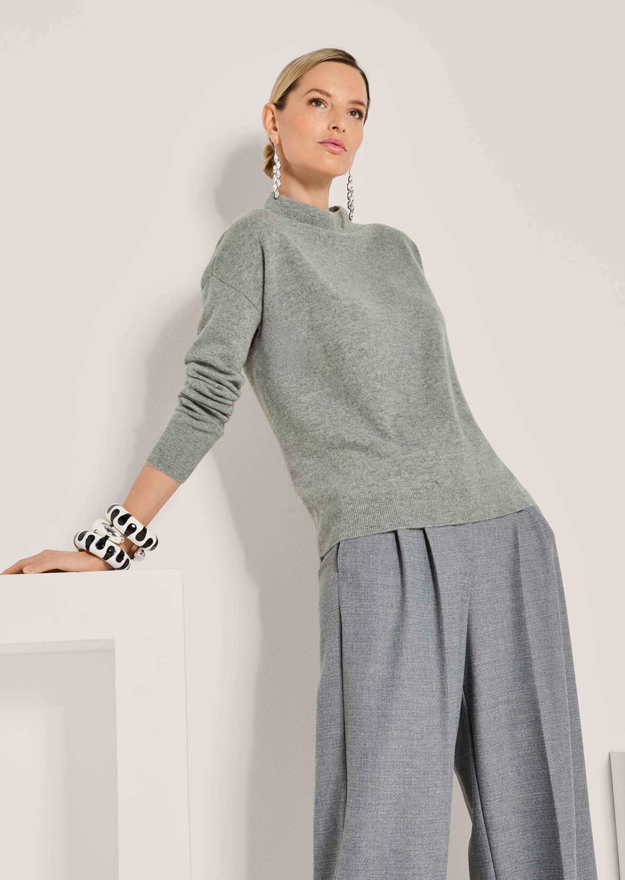 MADELEINE Strickpullover Eleganter Strickpullover mit Stehkragen Luxuriöser Winterpullover mit Stehkragen und Langarm