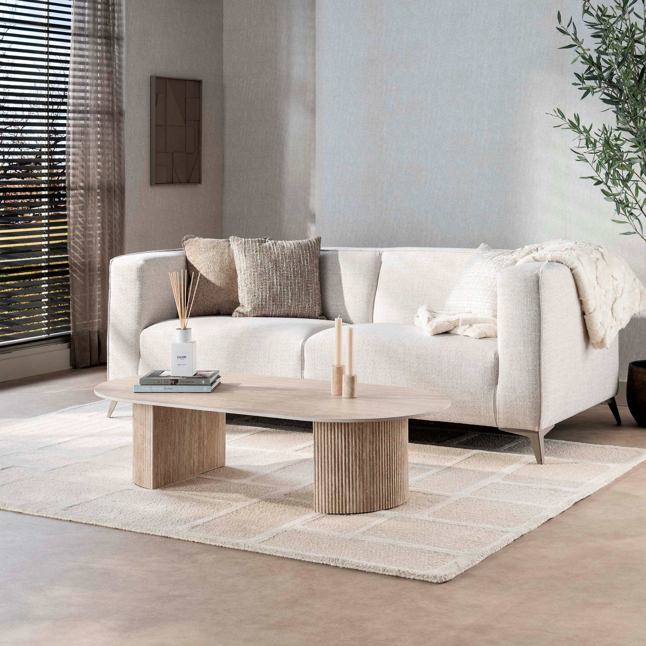 alesvelt Couchtisch SIENNA TRAVERTINO Lowboard-Tisch in organischer Säulen Rillen-Optik (1-Couchtisch), 135x70x42cm Travertin Design Säulenfuß – Bild 4 von 5
