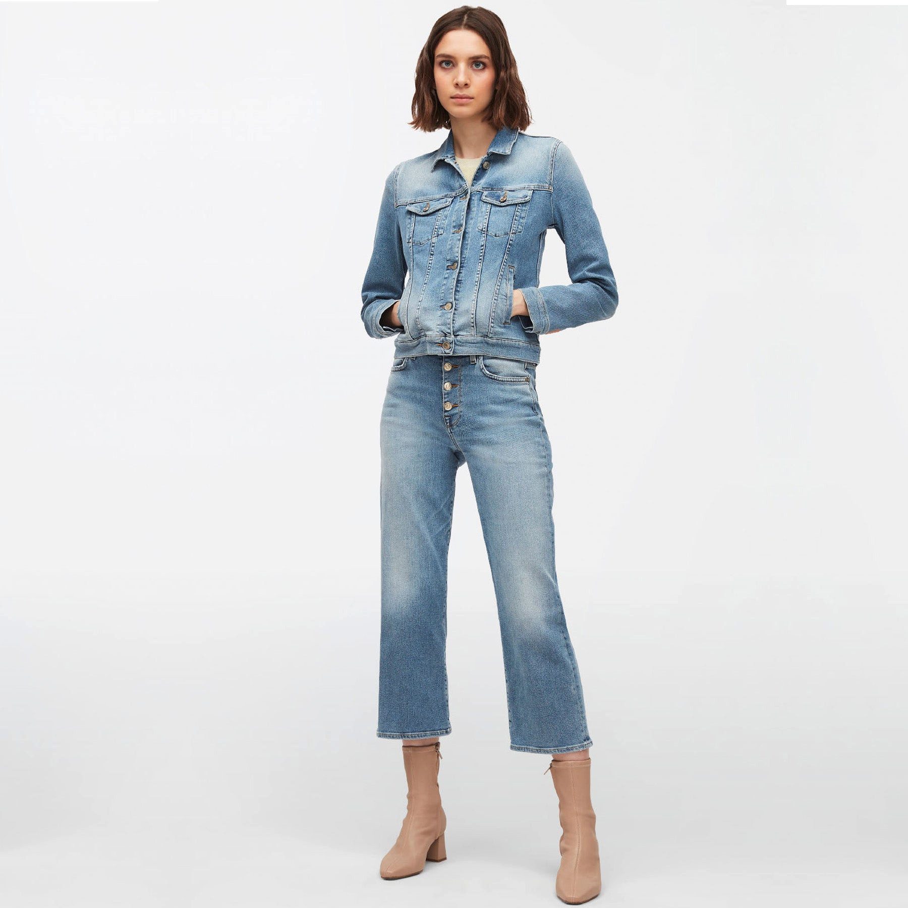 SEVEN FOR ALL MANKIND 5-Pocket-Jeans SEVEN FOR ALL MANKIND Jeansjacke MODERN TRUCKER - Light Blue
