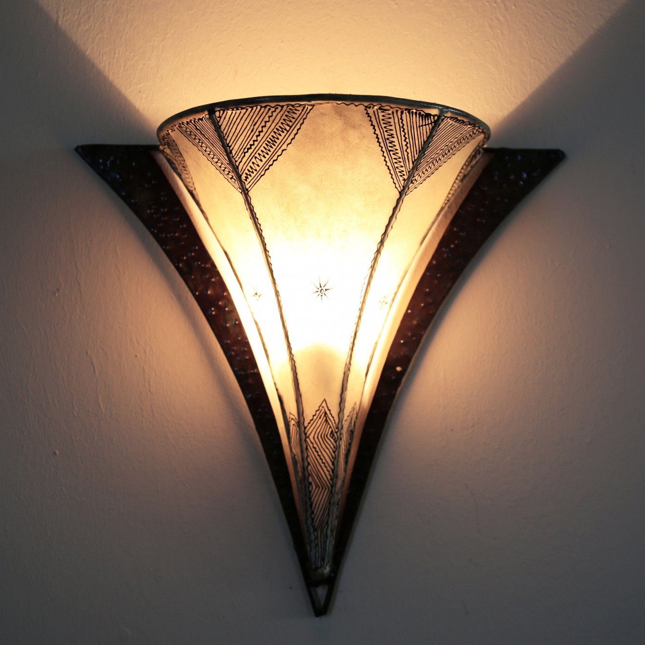 Marokkanische Wandlampe, Wandschirm Leder Natur Wandleuchte, Orientalische l-artisan Karima