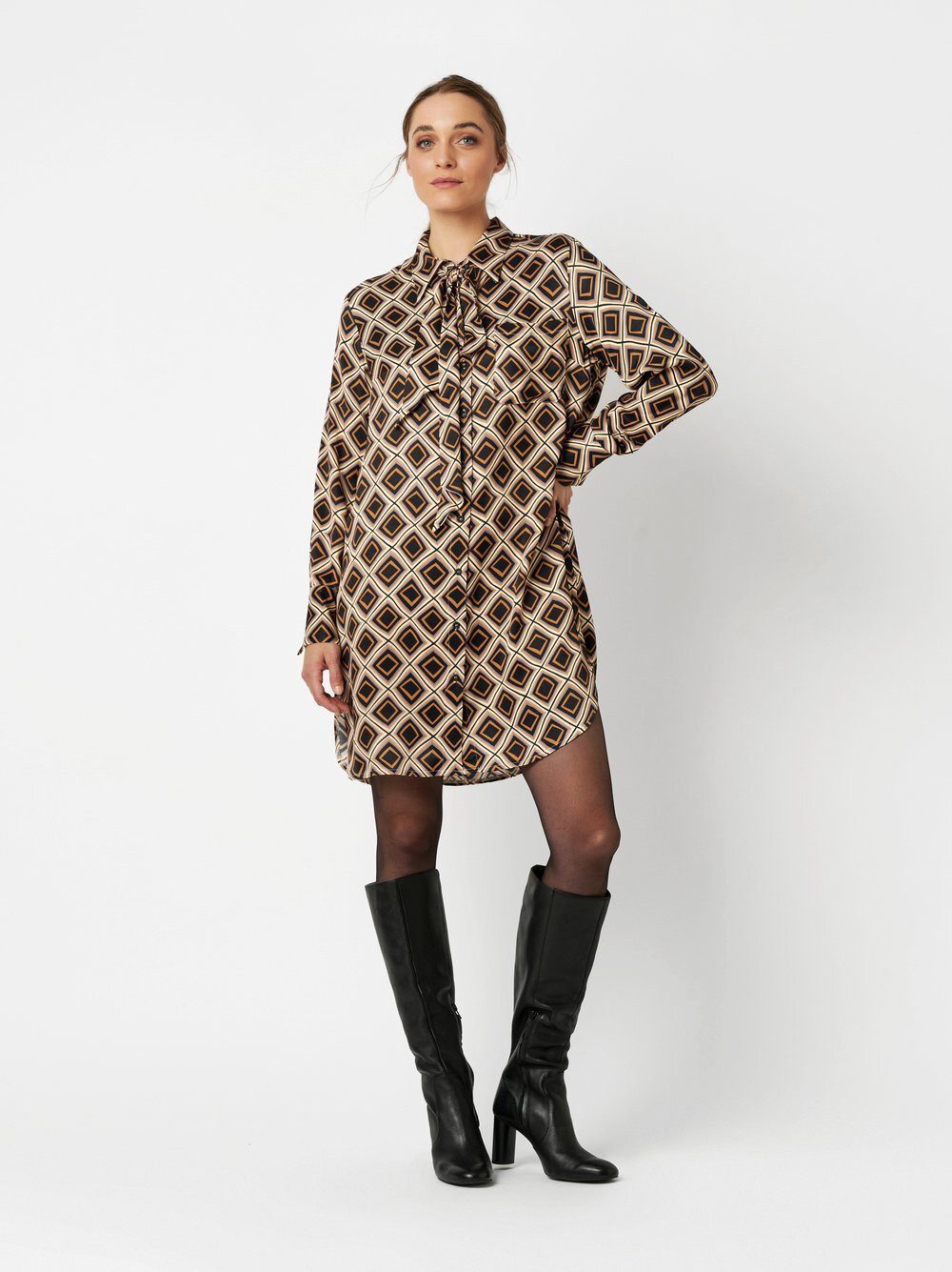 TONI Longbluse Alma mit Retromuster günstig online kaufen