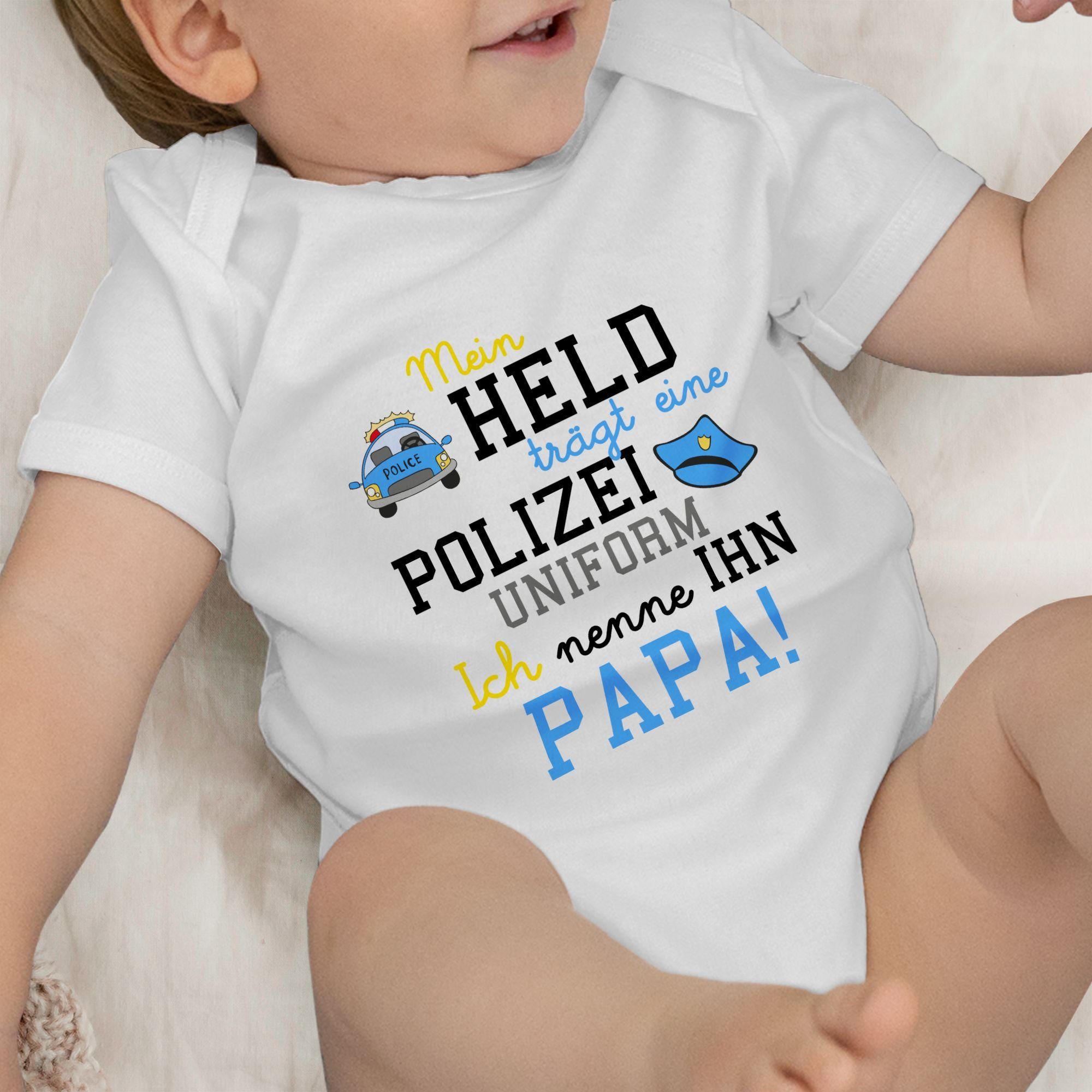 Geburt - Shirtracer trägt 1 eine Geschenk Weiß zur Held Polizist Polizeiuniform Shirtbody Baby Mein Sprüche