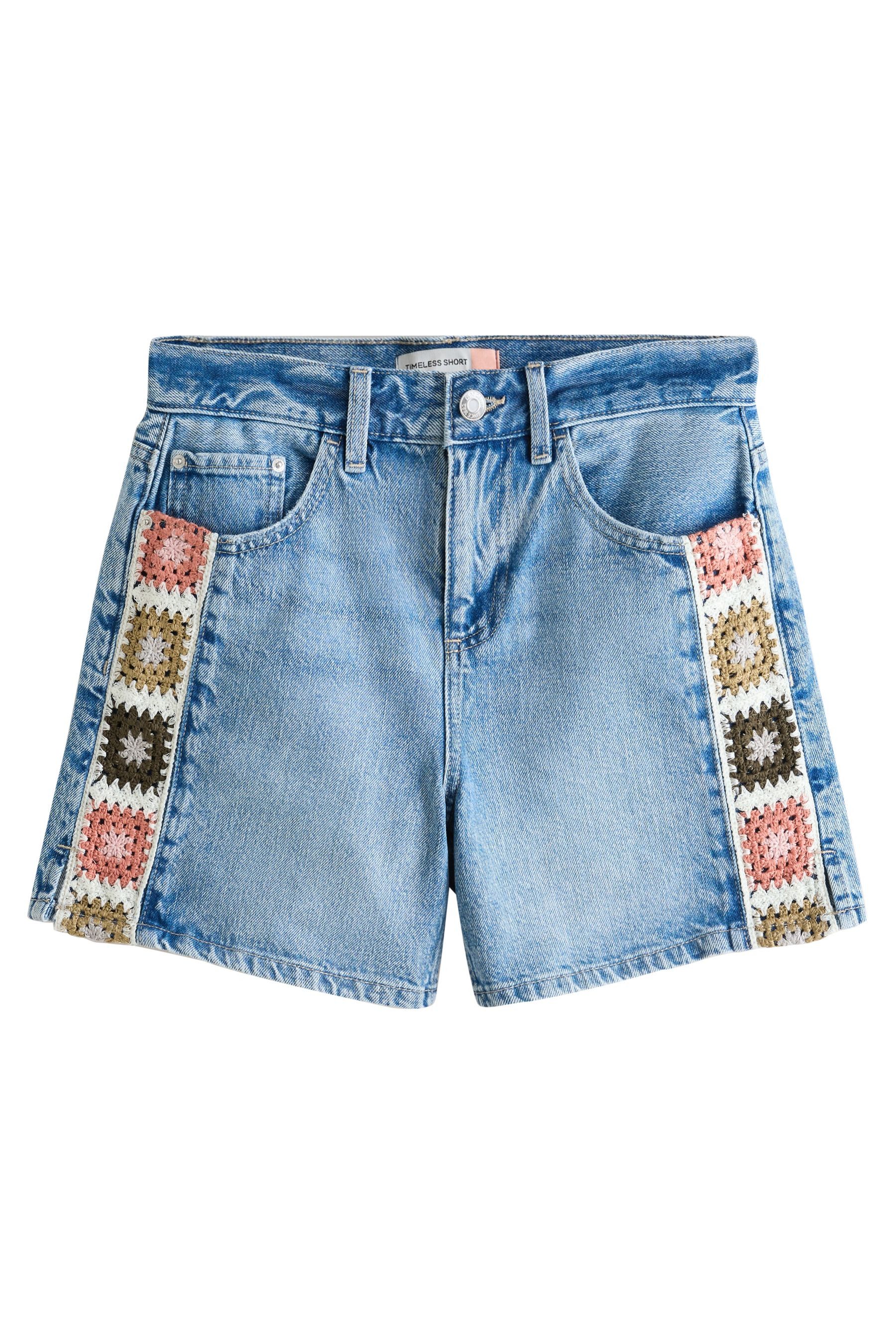 Next Jeansshorts Hochbund-Denimshorts mit Schlitz, Kurzgröße (1-tlg)