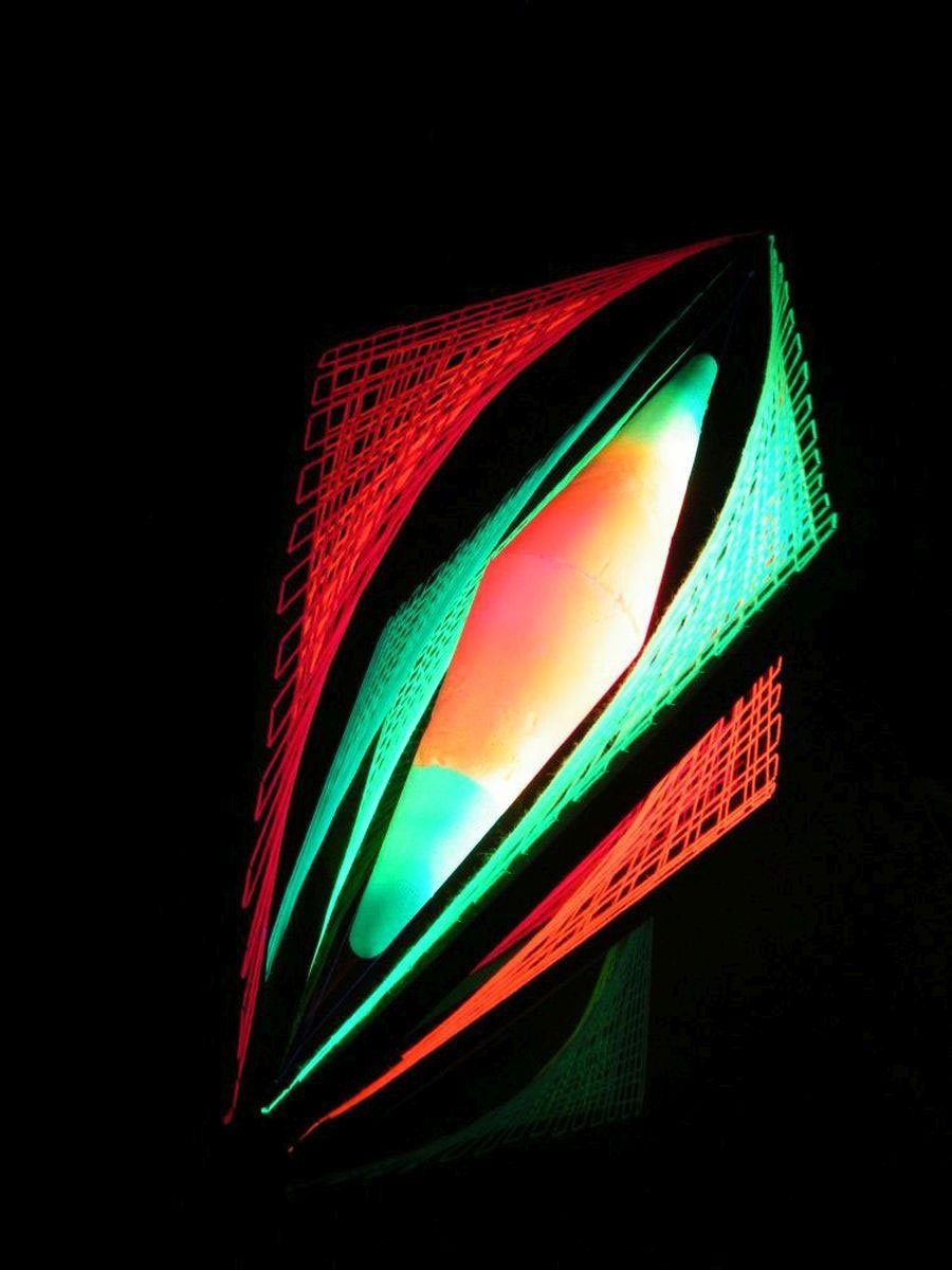 PSYWORK Dekoobjekt Schwarzlicht 3D StringArt leuchtet Cone", UV-aktiv, 85cm, Fadendeko Schwarzlicht Raute "Neon unter