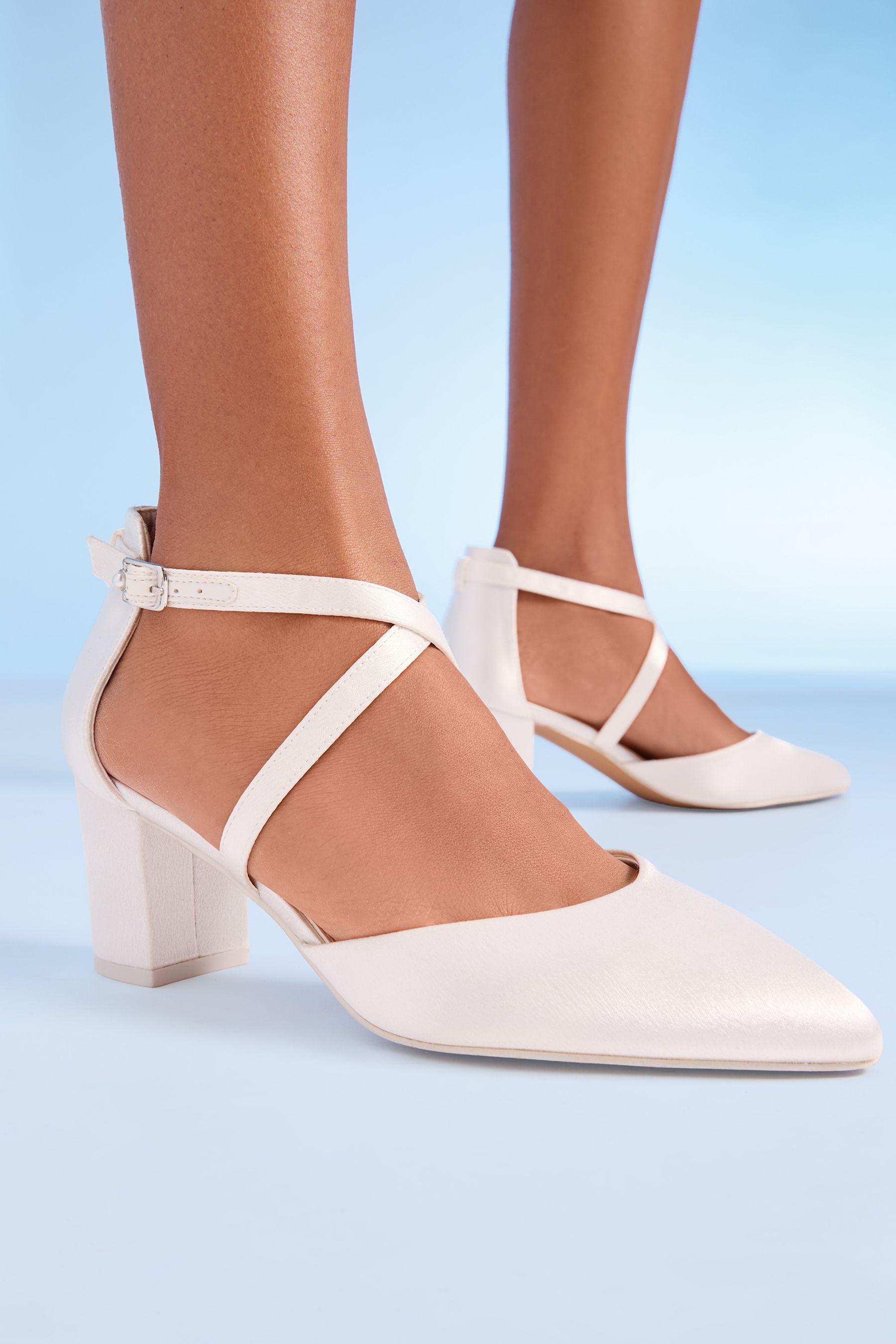Friends Like These Friends Like These Satin-Pumps weite Passform High-Heel-Pumps (1-tlg)