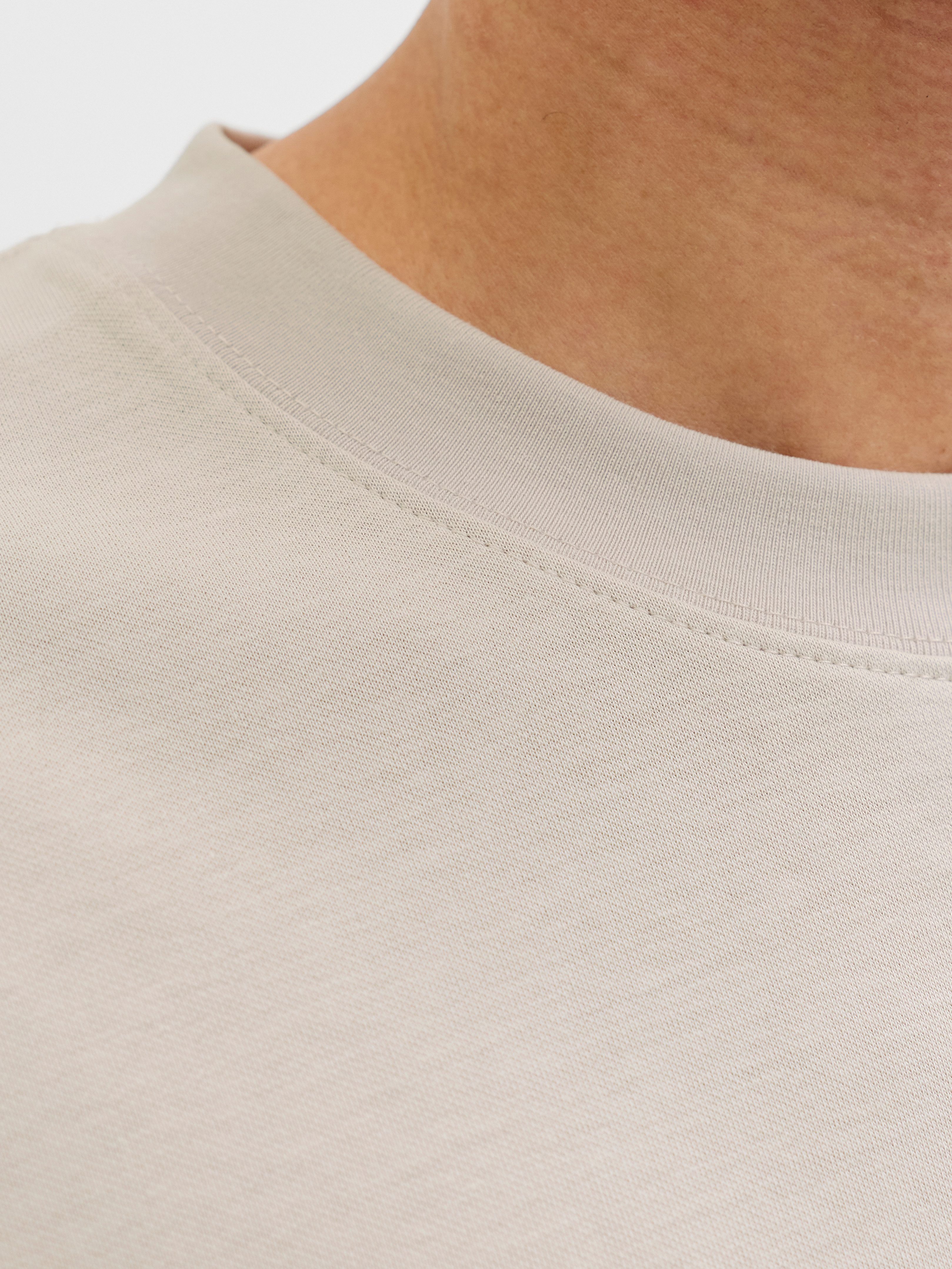 Jack & Jones T-Shirt JJEBARRON TEE SS O-NECK NOOS Baumwollmischung, loose fit – Bild 3 von 5
