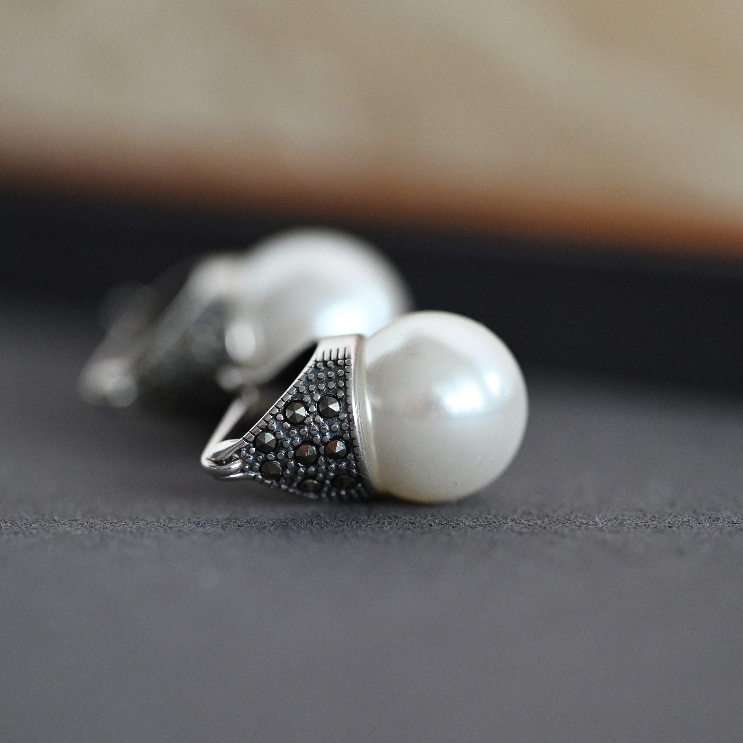 Runde Perlé Perlenohrringe Retro Ohrringe Olivia, große Shell-Perle, handgefertigte Ohrringe, 925er Silber, 18K Gold