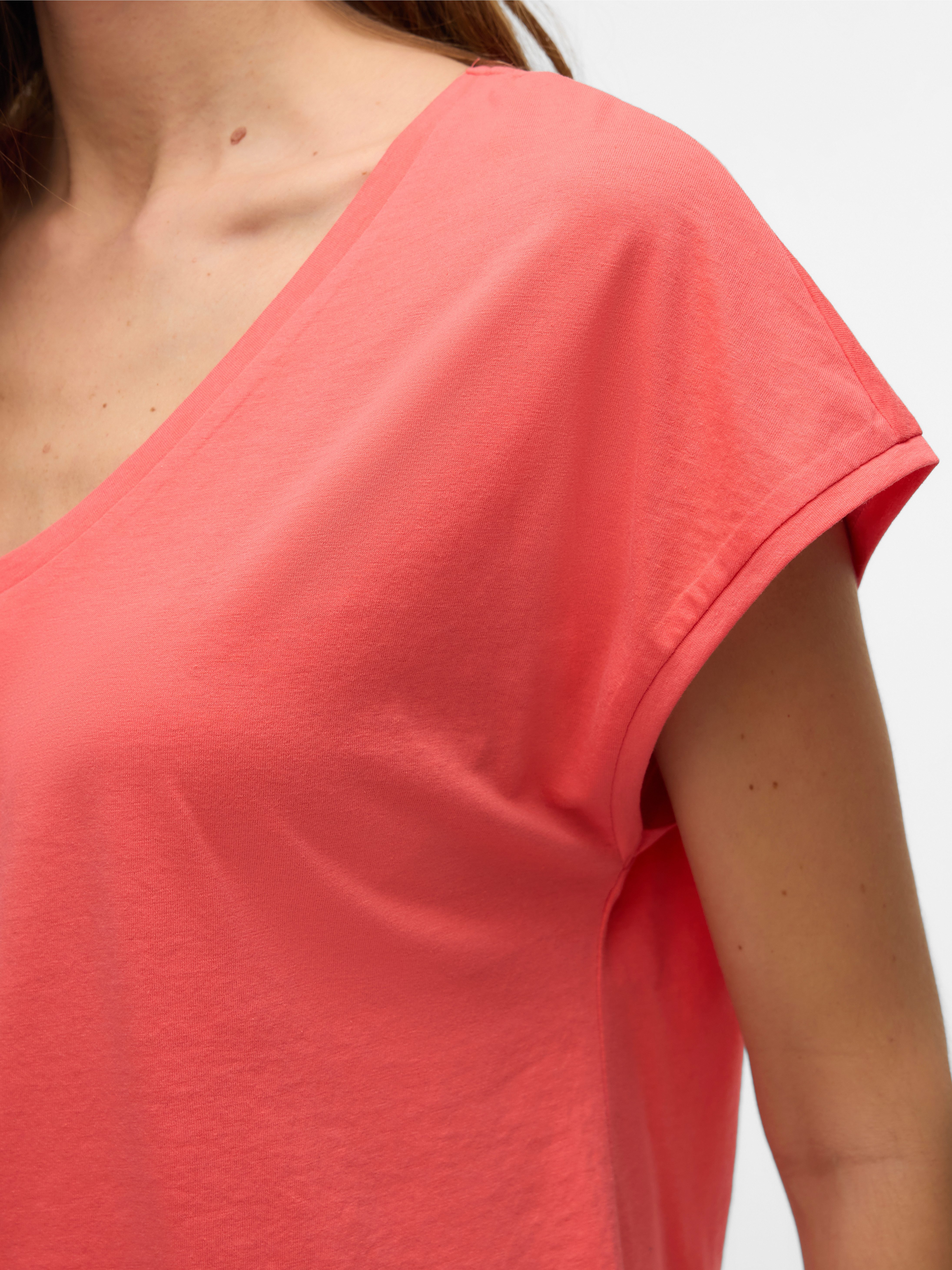 Vero Moda Kurzarmshirt VMLUNA SS V-NECK TEE JRS NOOS