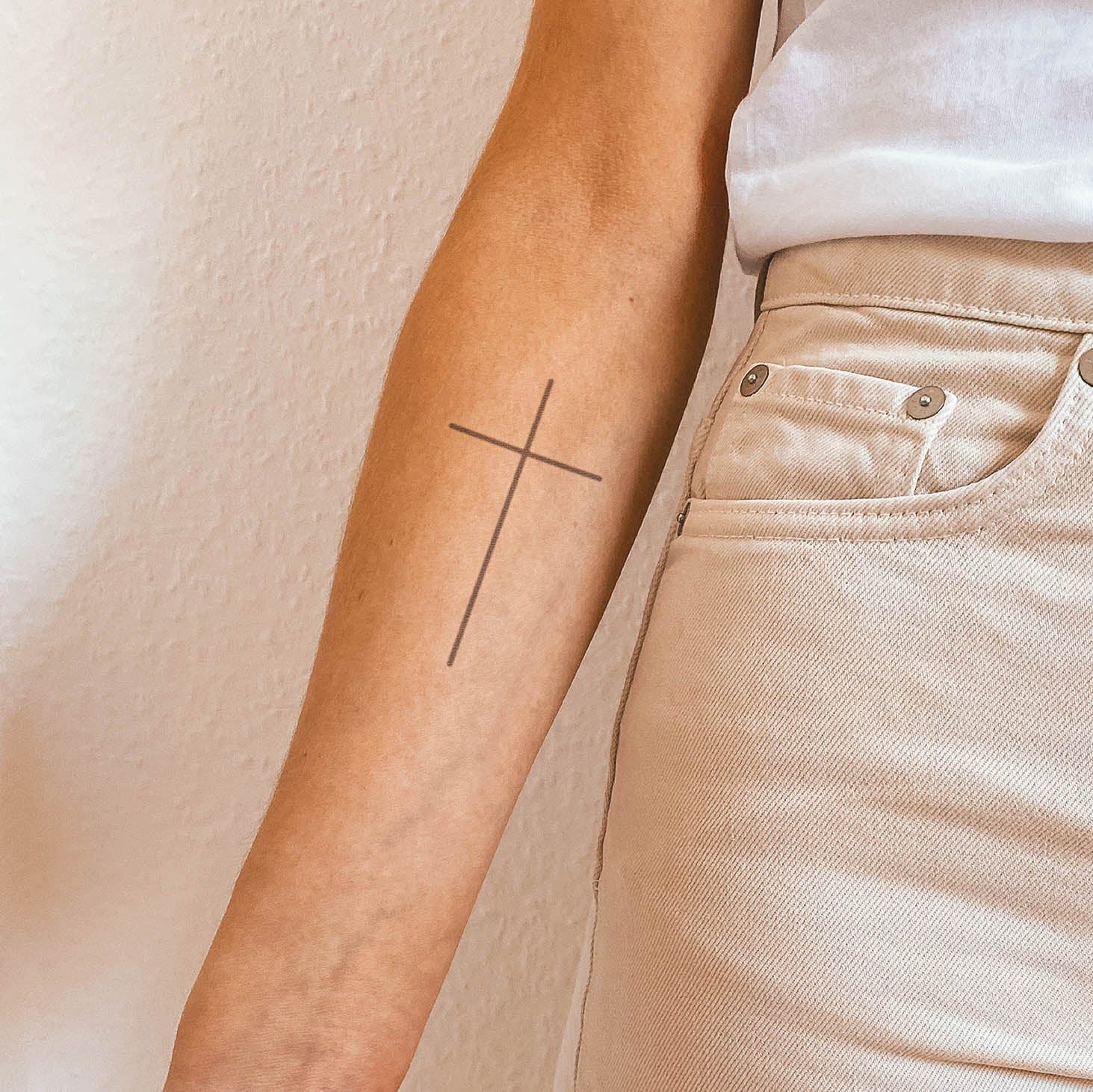 Inkster Schmuck-Tattoo Feines Kreuz Tattoo, wasserfestes temporäres Tattoo, 2 Wochen Halt