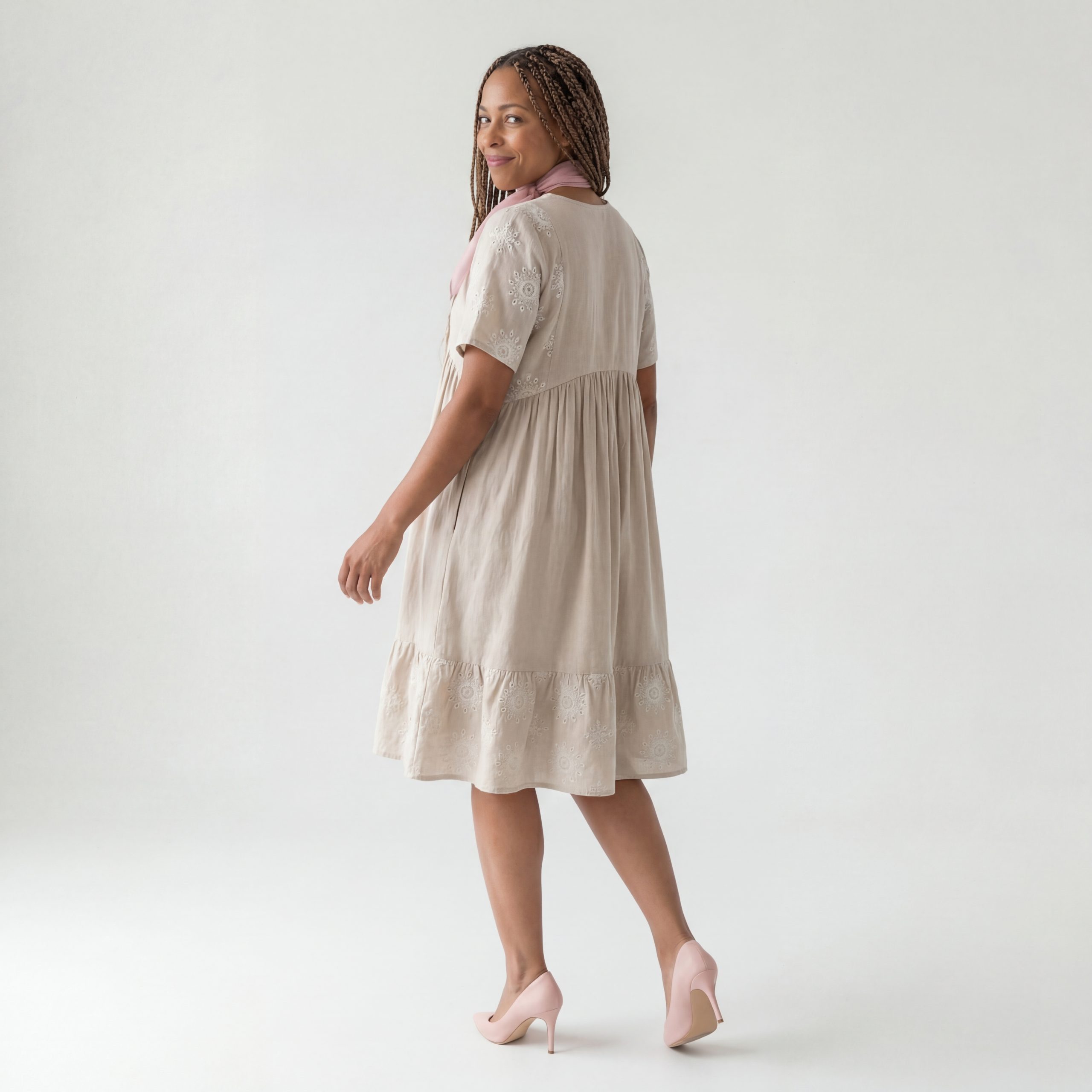 OriginalYou Sommerkleid Strandkleider Leichte Sommerkleider Damen Midi Kleider Boho Stil erhältlich in Größe 40/44, mit V-Ausschnitt, mit Boho Stickerei – Bild 4 von 5