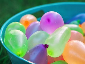 PRECORN Wasserspiel Wasserbomben selbstschließend - 222 Stück - Wasserballons für Kinder