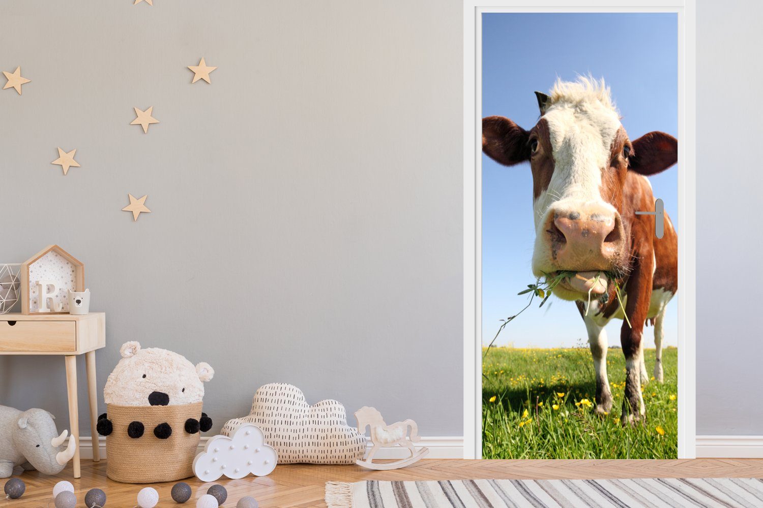 MuchoWow Türtapete Kuh - - Matt, Tiere 75x205 Fototapete Gras, Tür, bedruckt, St), cm für Türaufkleber, Blumen - (1