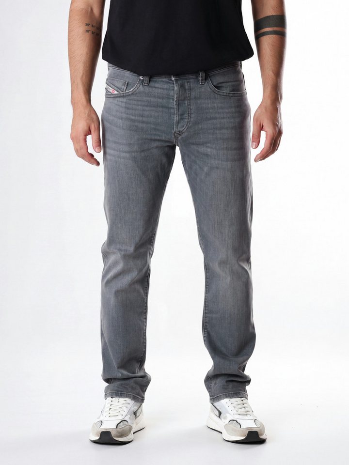 Diesel Tapered-fit-Jeans Regular Fit, niedrige Leibhöhe - BUSTER-X - Länge:32 Leichter Denim, mittlerer bis hoher Stretch
