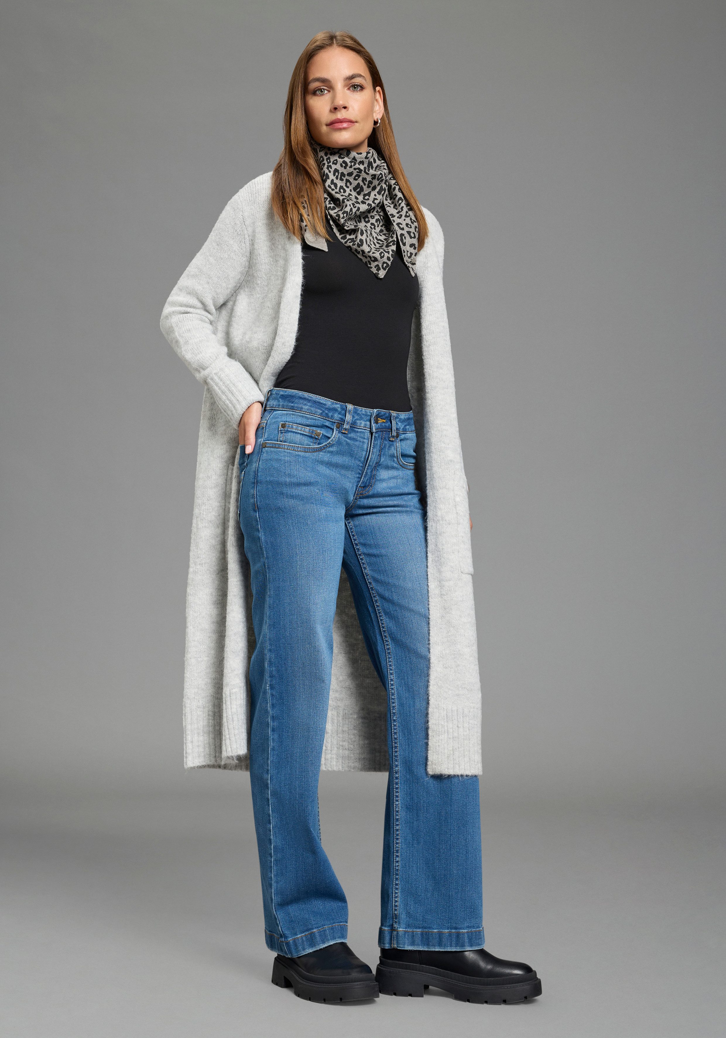 Zum Outfit 7