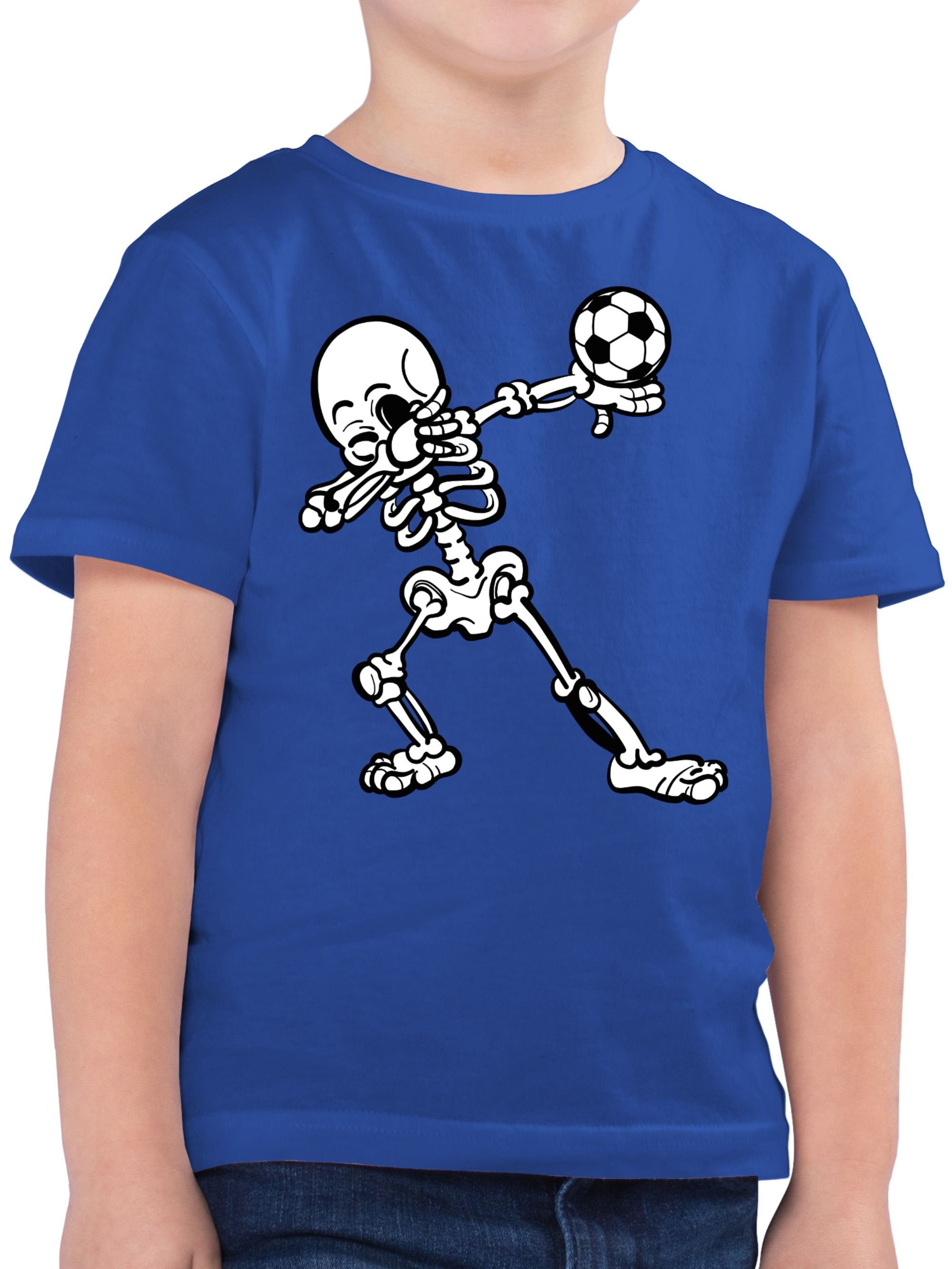 Shirtracer T-Shirt Dabbendes Skelett mit Fussball Kinder Sport Kleidung 3 Royalblau