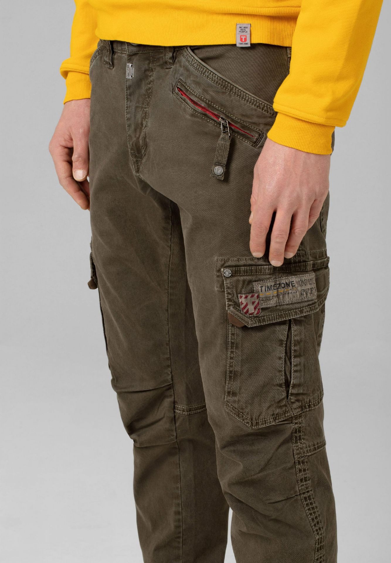 TIMEZONE Cargohose Regular Fit mittlere Bundhöhe Slim Legs für Herren Baumwolle Normal Fit Einfarbig elastisch Reißverschluss – Bild 5 von 5