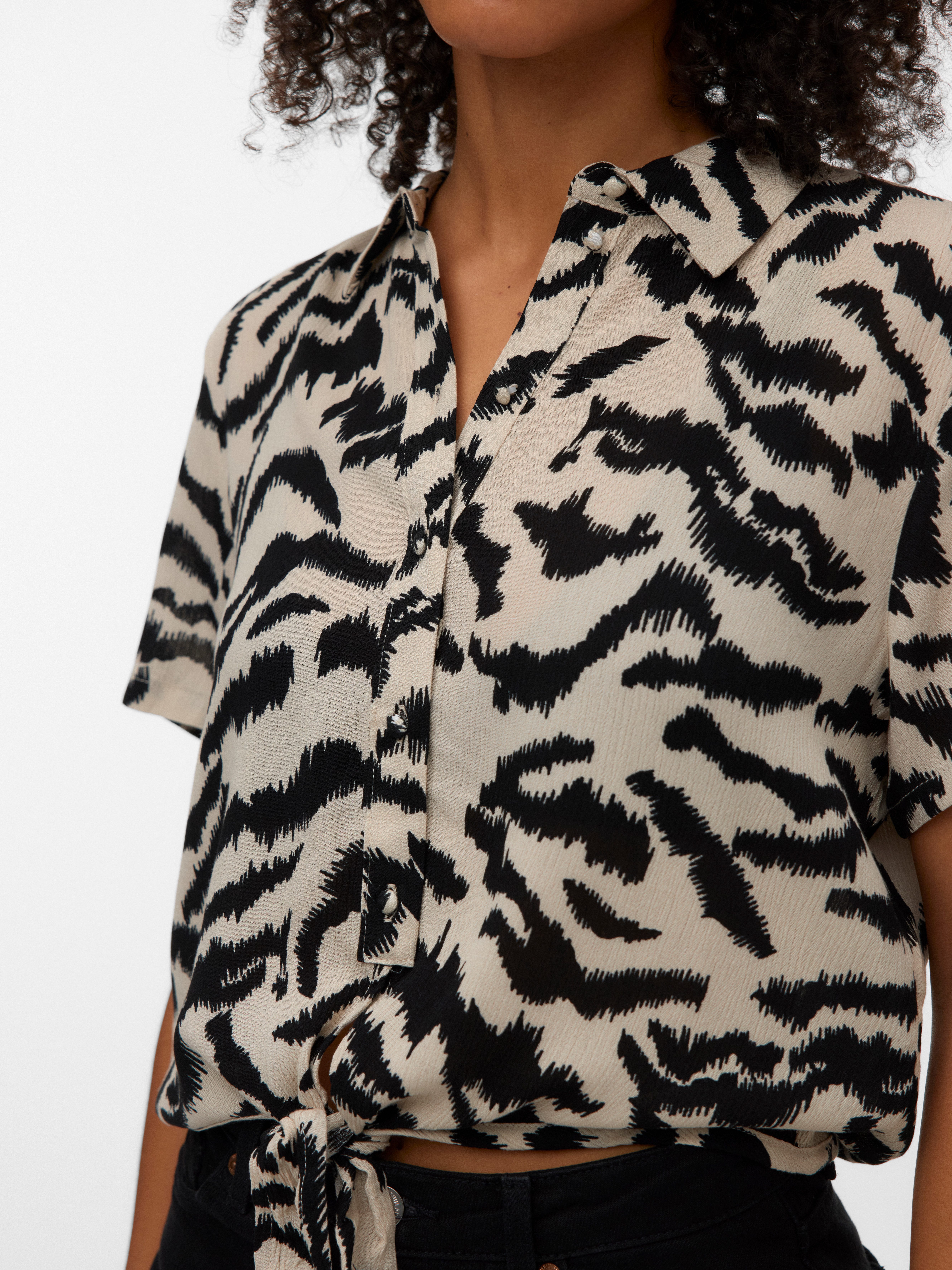 Vero Moda Kurzarmbluse VMMENNY TIE SS SHIRT WVN GA Viskose, relaxed fit