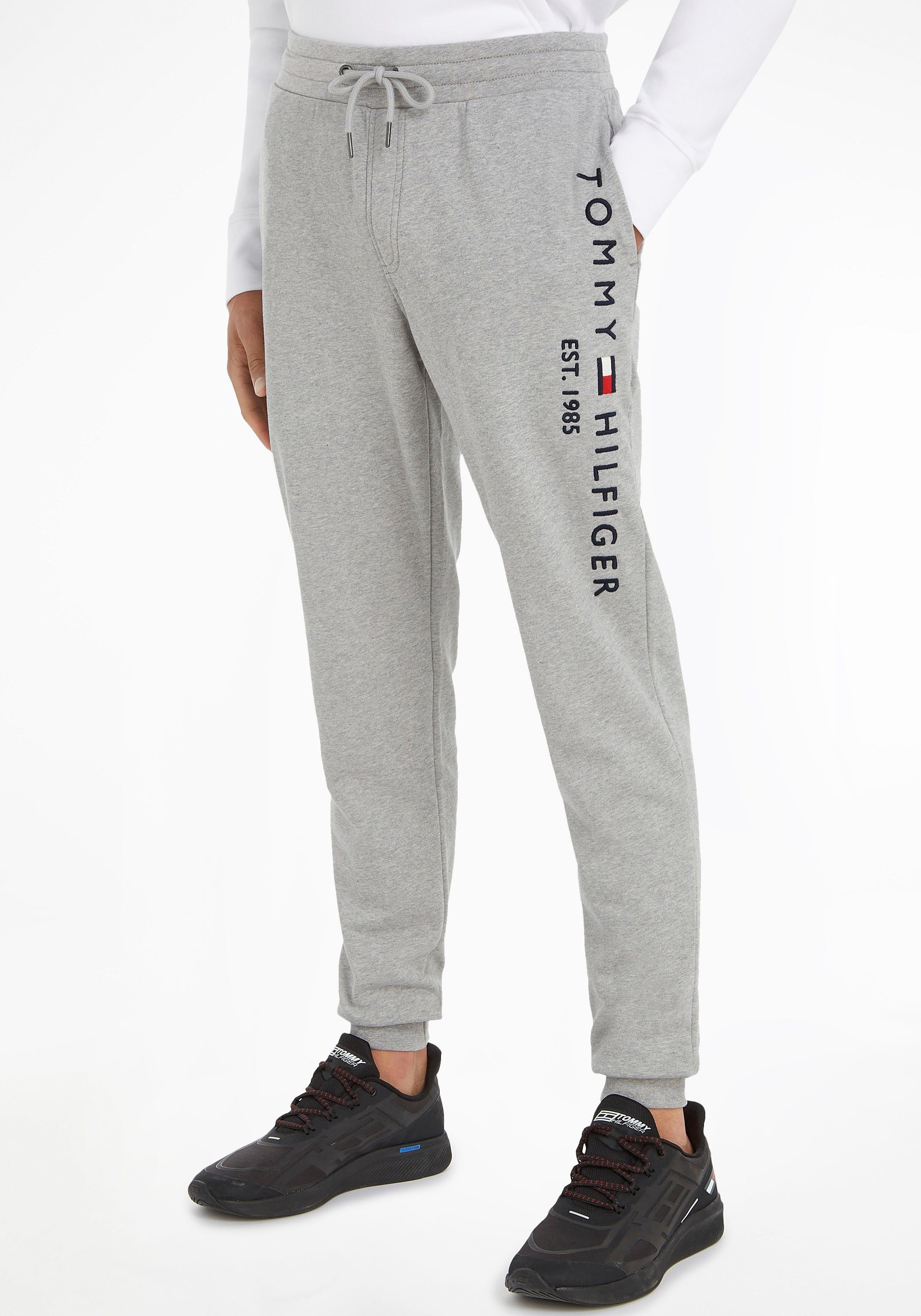 Tommy Hilfiger Sweathose BASIC BRANDED SWEATPANTS mit großem Tommy Hilfiger Schriftzug