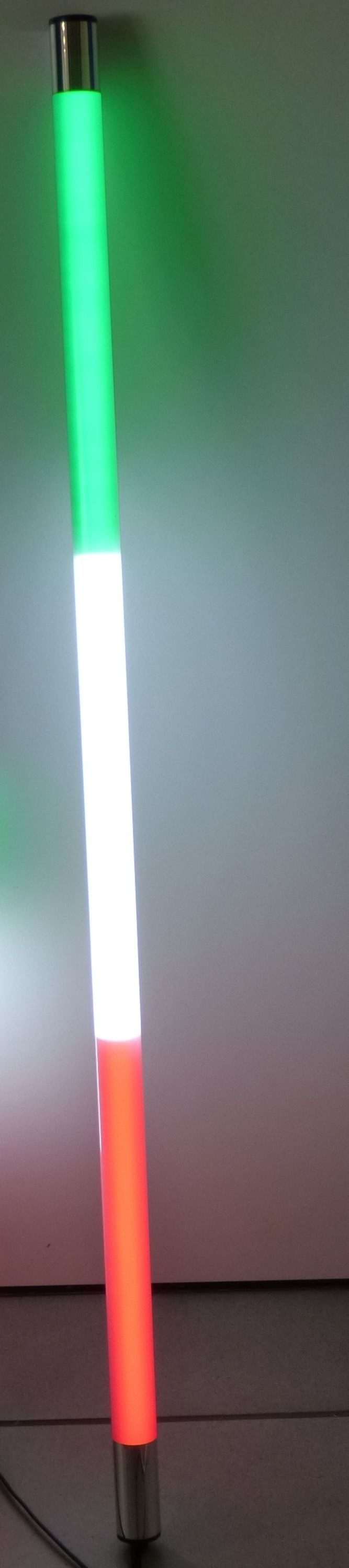 XENON LED Wandleuchte 9904 LED Flaggen-Leuchte Italien 1,23m satiniert 18W 2000lm IP20 Innen, Xenon / Mehrfarbig
