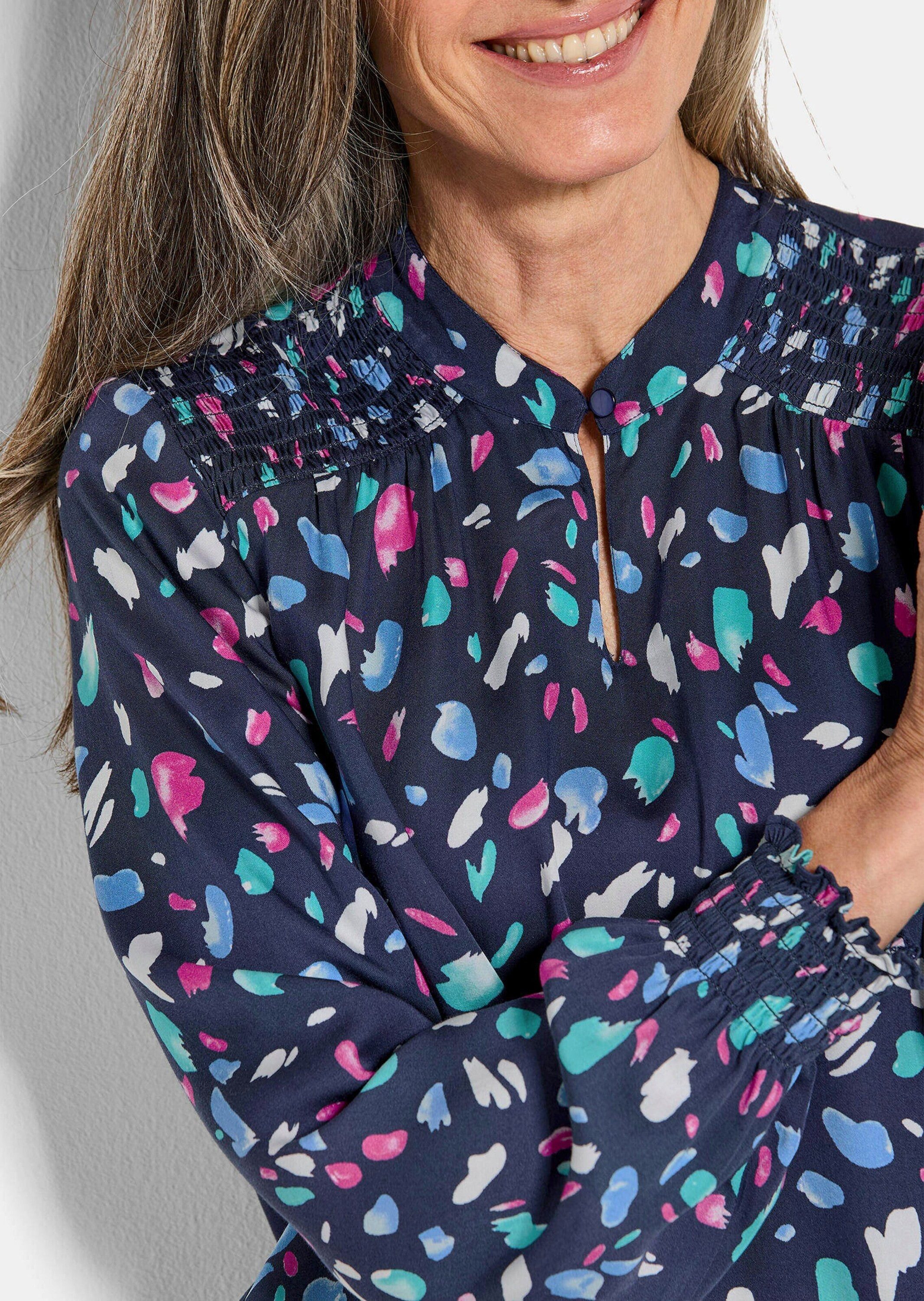 GOLDNER Klassische Bluse Elegante Satinbluse mit Smok-Details Viskosebluse mit Tupfenmuster, Stehkragen und Langarm