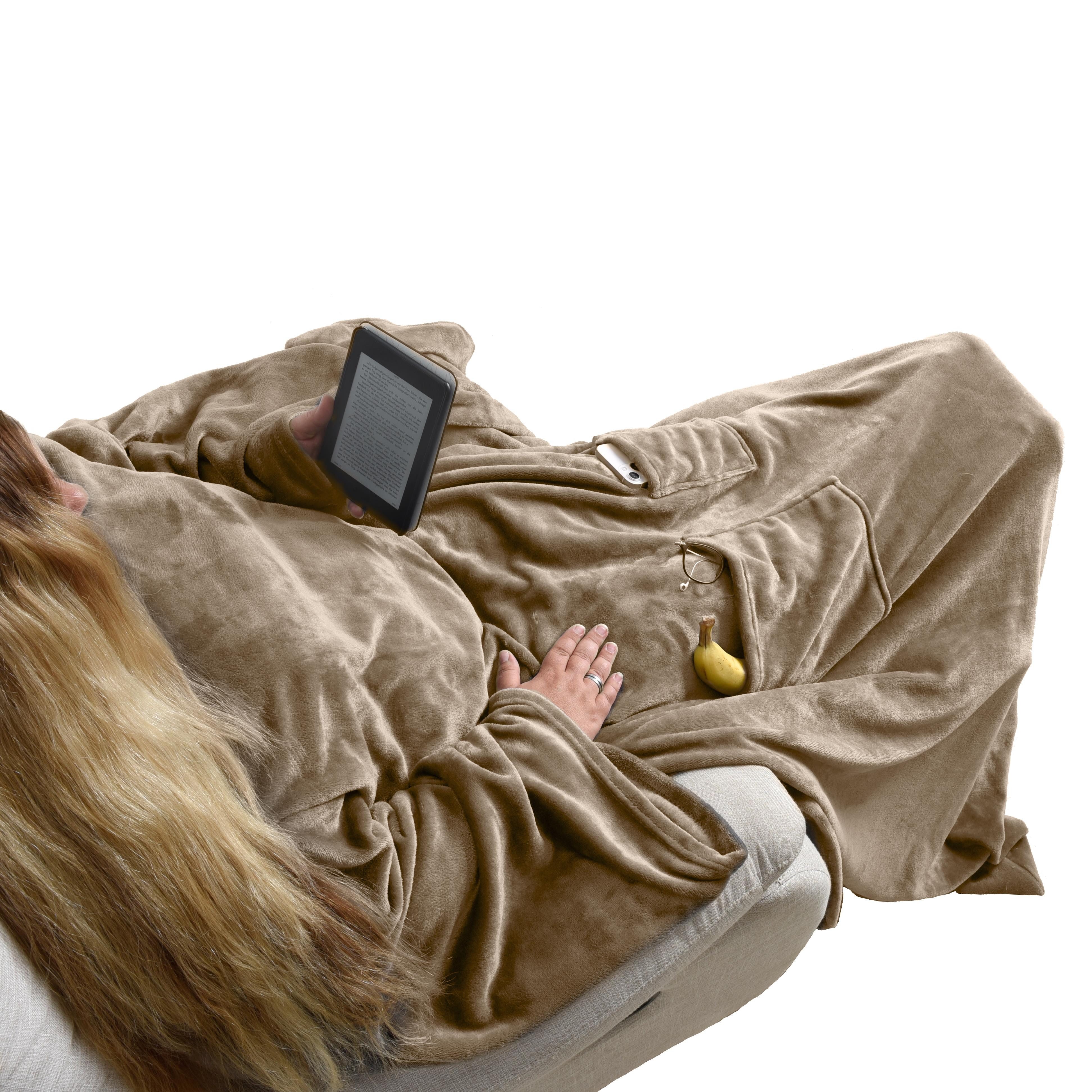 ESTEXO Tagesdecke Kuscheldecke Ärmeldecke TV-Decke 170x200 cm XXL mit Taschen und Ärme