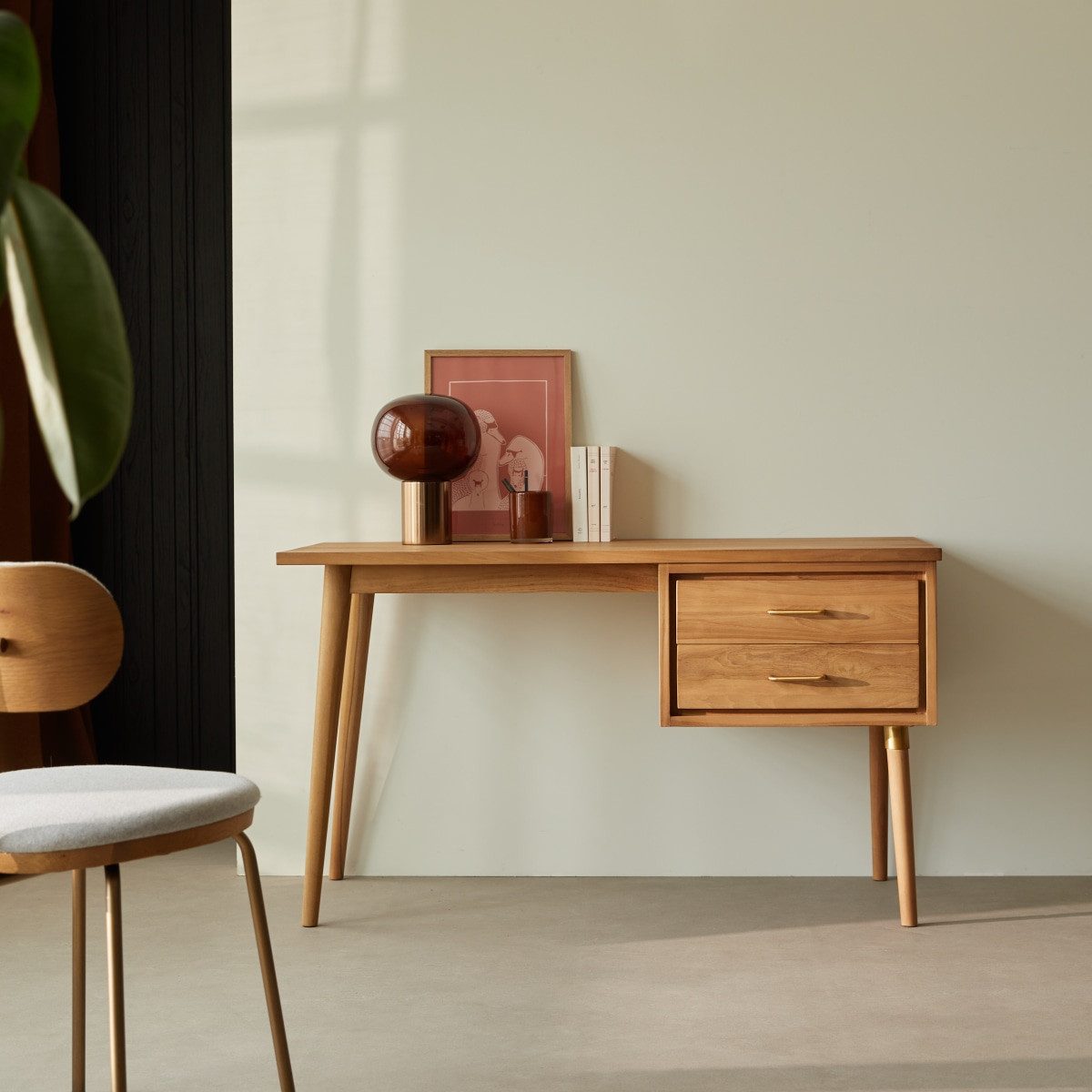 Tikamoon Schreibtisch Schreibtisch aus unbehandeltem Teakholz Vintage Stil