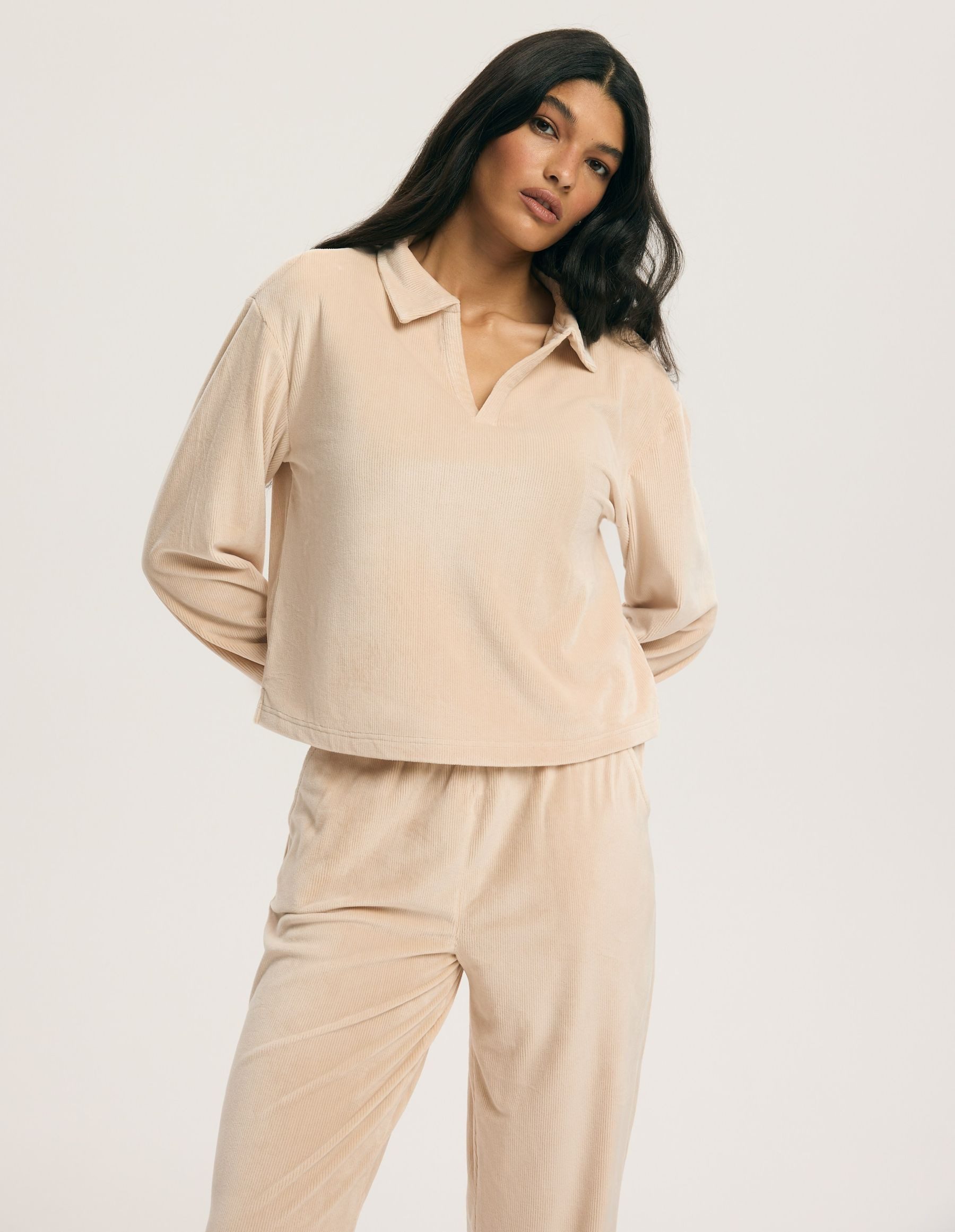 ESOTIQ Hausanzug Hausanzug Loungewear Set aus Velours langärmlig bequem weich Cora (2 tlg)