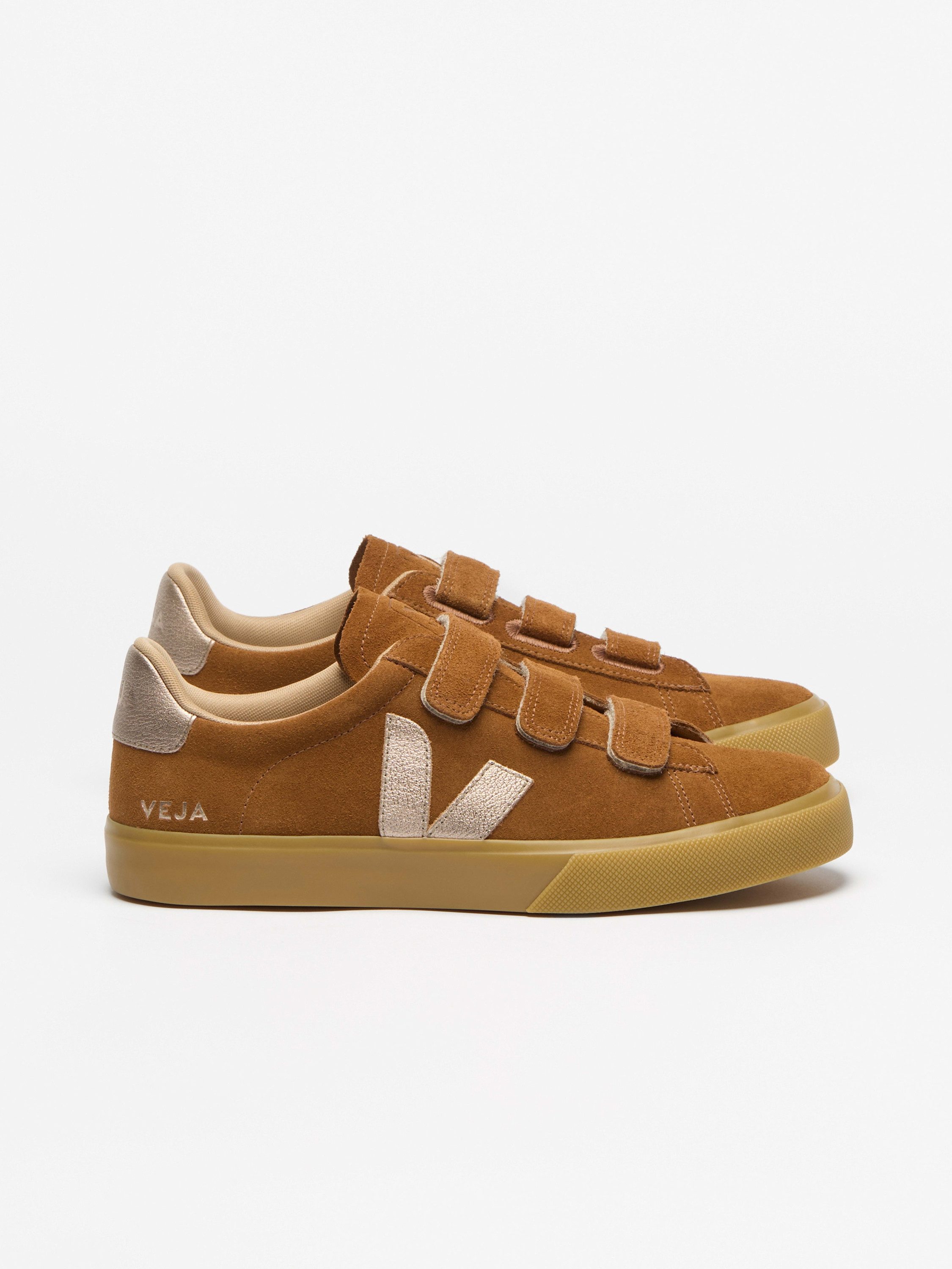 VEJA Veja Recife Logo Suede Sneaker