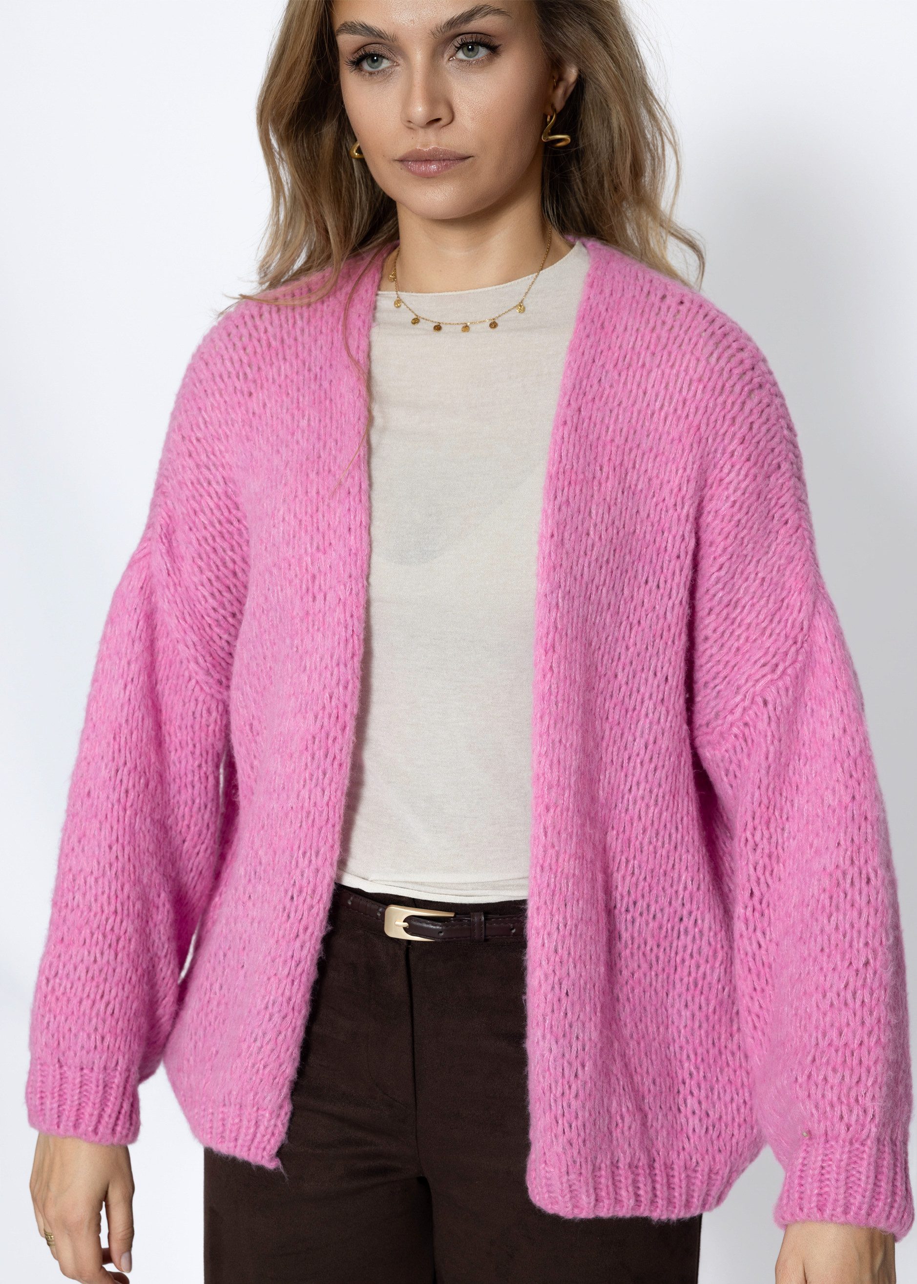 SASSYCLASSY Cardigan Oversize Cardigan aus Strick Damen Strickcardigan im oversized Fit mit Rippbündchen – Bild 2 von 5