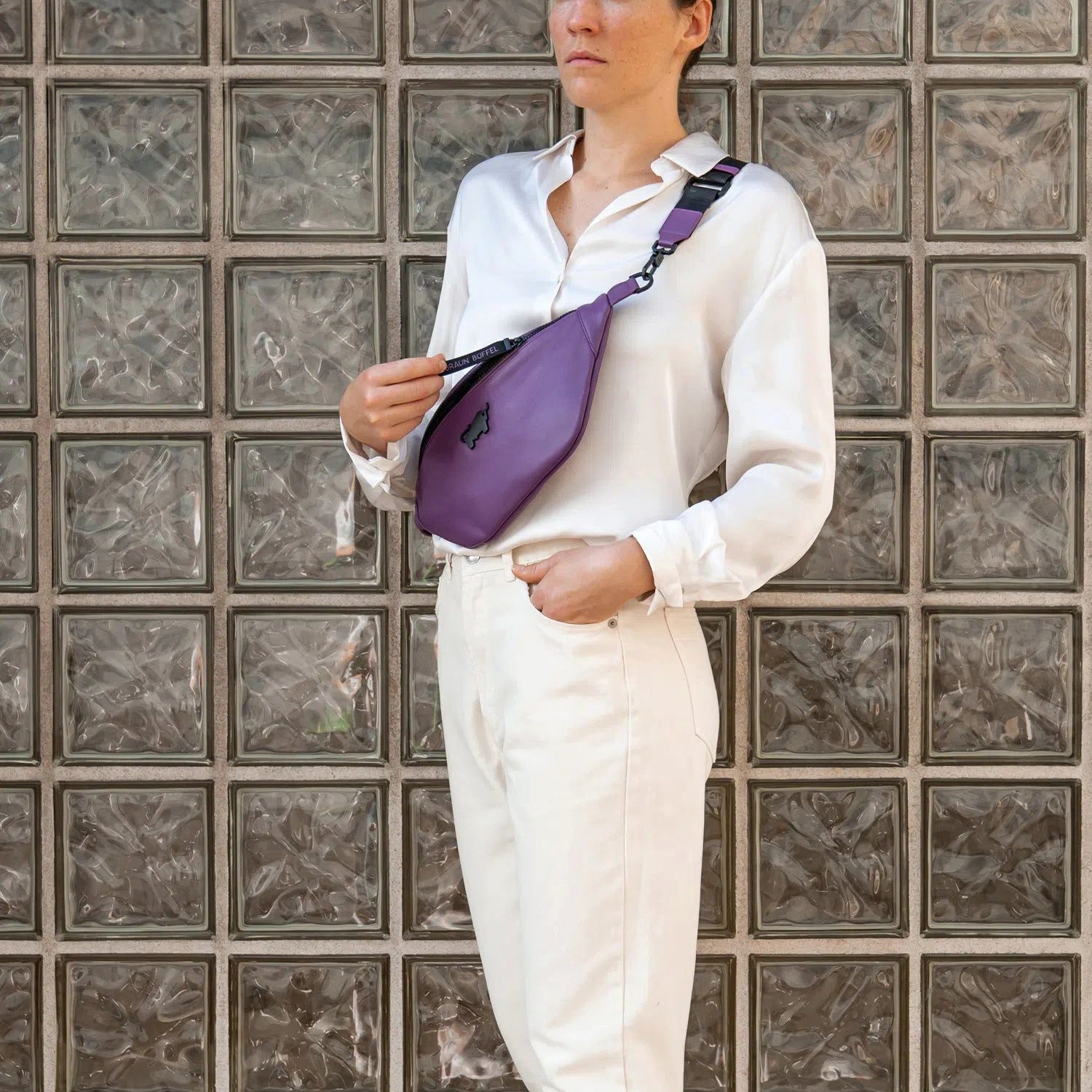 Braun Büffel Gürteltasche CAPRI Cross Body Bag viola