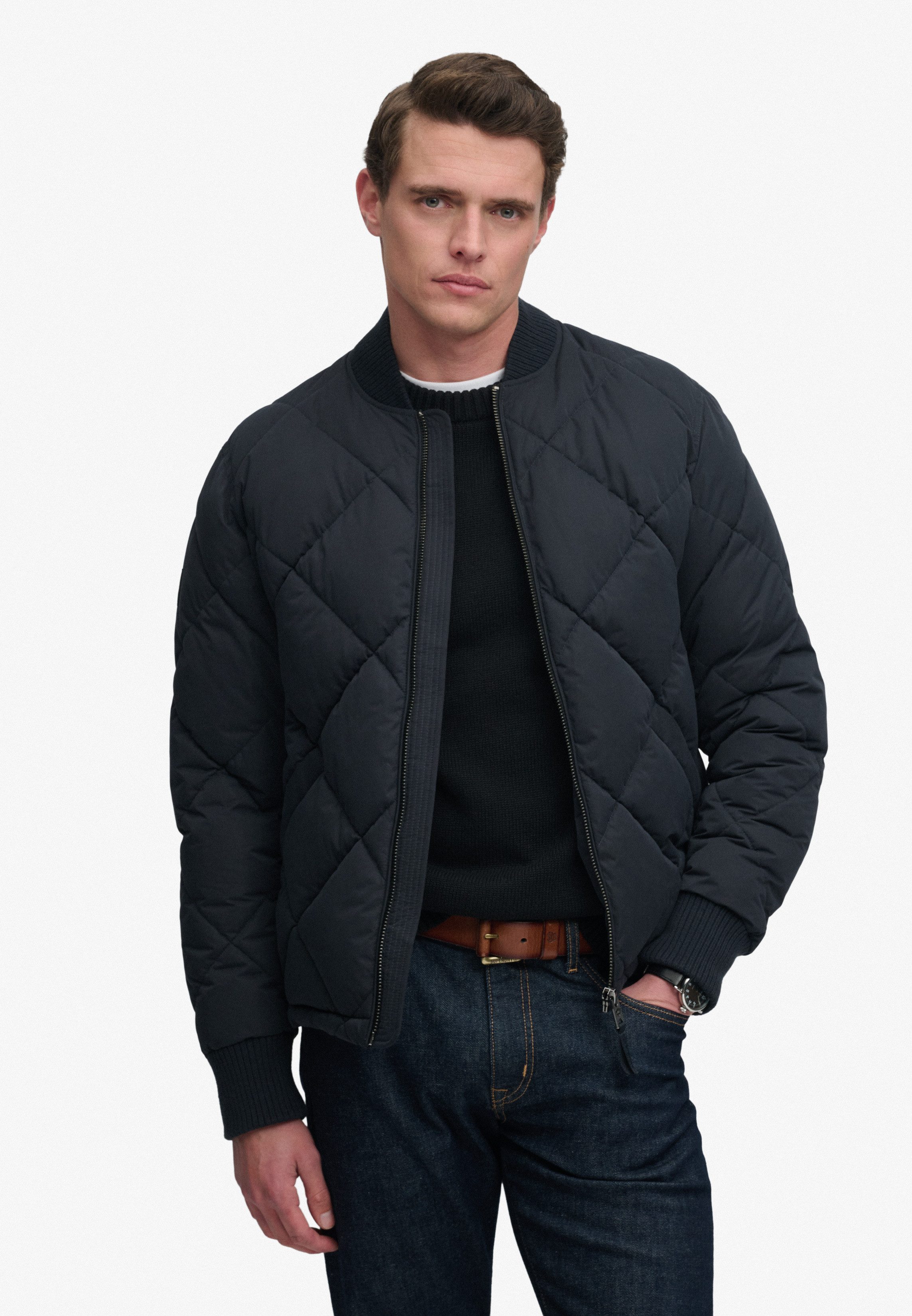 Superdry Steppjacke DIAMOND QUILT JACKET Regular Fit, mit Reißverschluss, aus Polyester und Kunstfaser