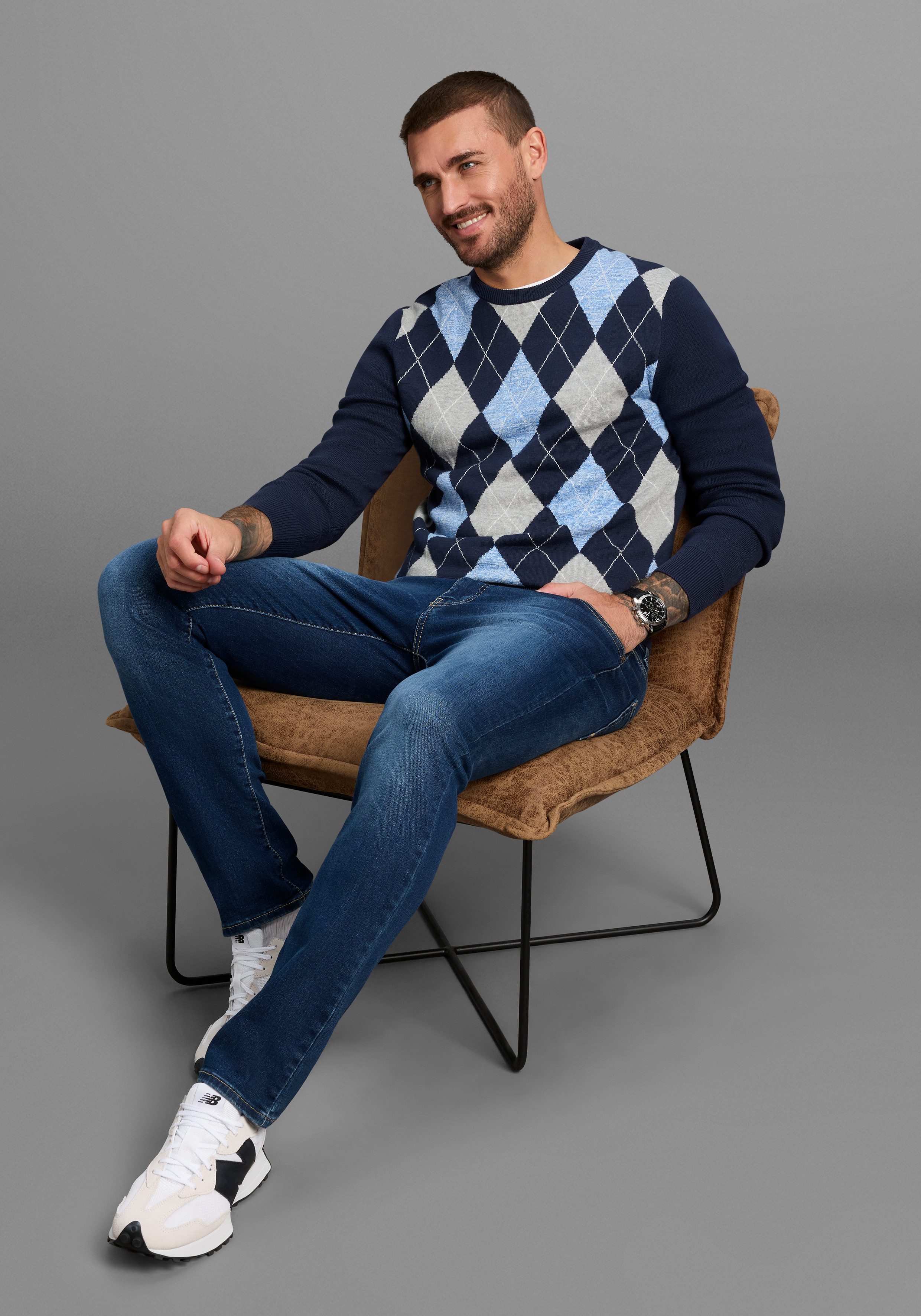 DELMAO Rundhalspullover Neue Kollektion! mit Rautenmuster