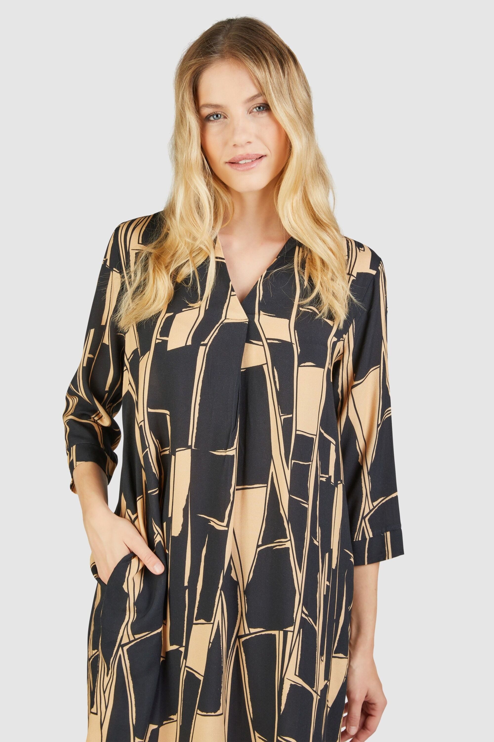 NAVIGAZIONE Jerseykleid (1-tlg) mit modernen geometrischen Muster günstig online kaufen