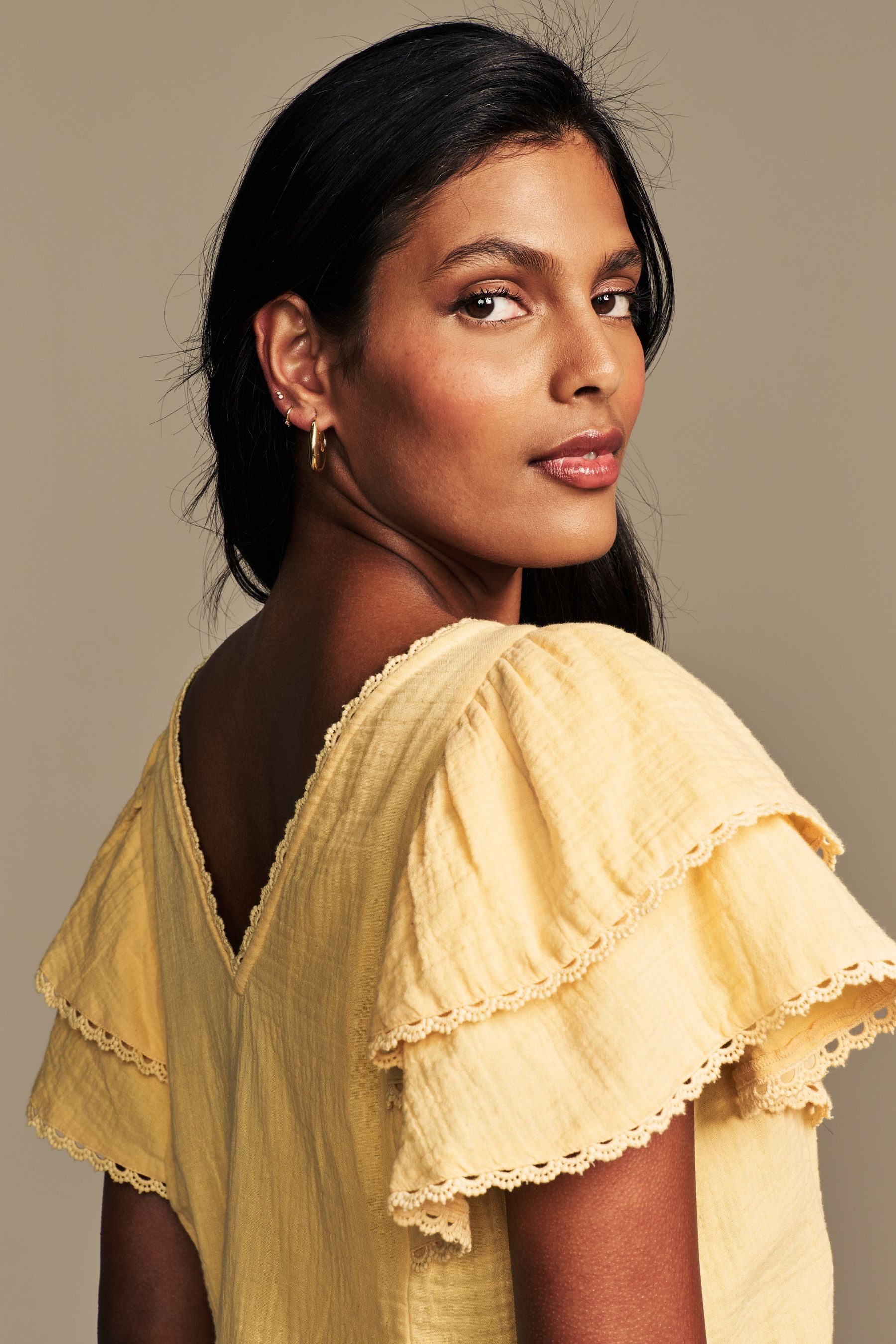 LAURA ASHLEY Blusenshirt Laura Ashley Top mit Rüschenärmeln und Spitze (1-t günstig online kaufen