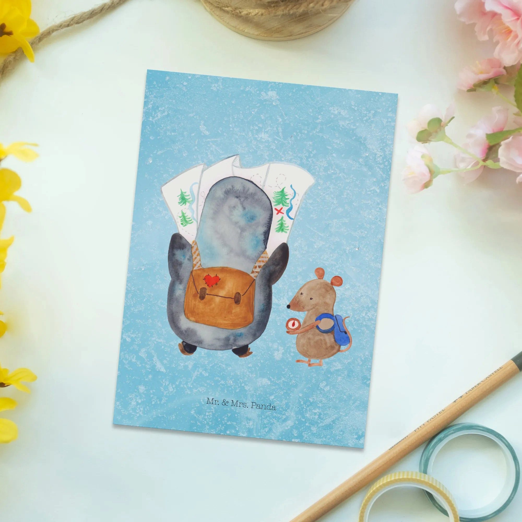 Thumbnail - Mr. & Mrs. Panda Postkarte Pinguin & Maus Wanderer - Eisblau - Geschenk, Wanderlust, Roadtrip, A, Lustige Sprüche