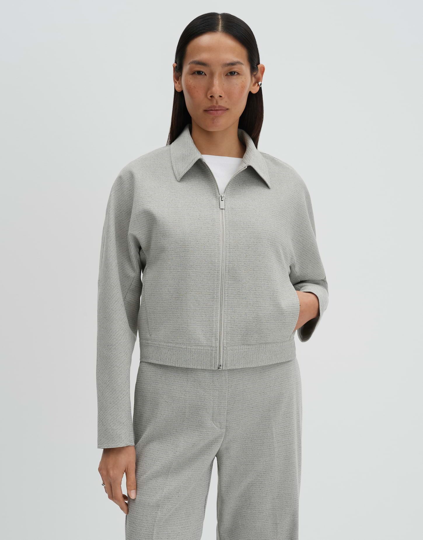 someday Jackenblazer Nayana Blouson aus Webware mit feiner Struktur Lockere Passform mit Falten-Detail und Nahttaschen
